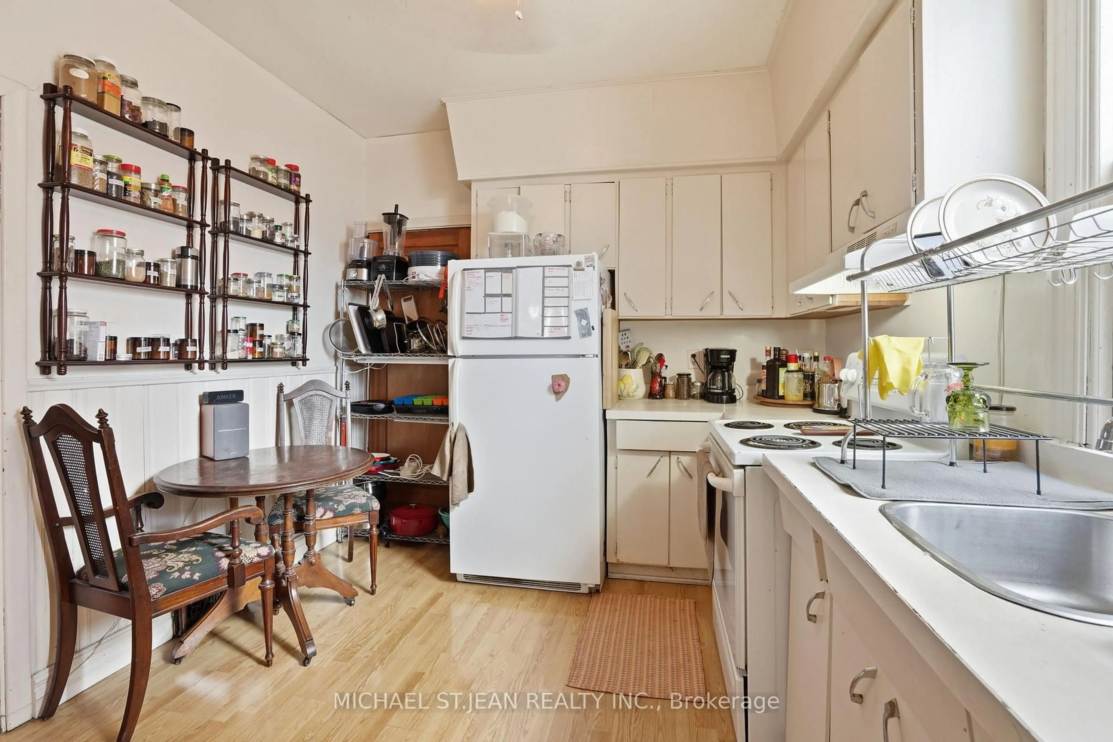 Standard kitchen, unknown for 68 Gage Ave, Hamilton Ontario L8M 3C9