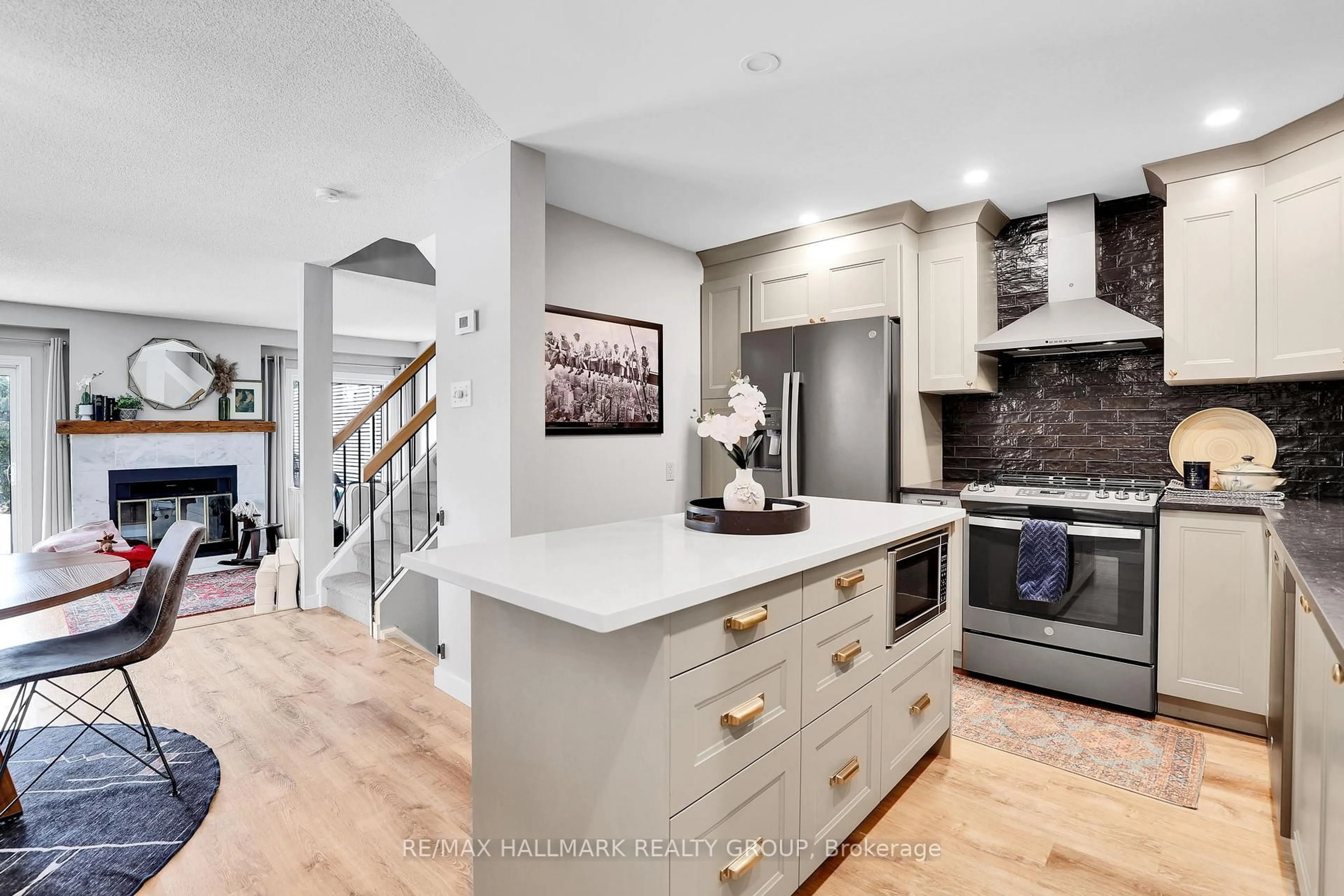 Open concept kitchen, unknown for 88 Homestead St, Nepean Ontario K2E 7N6
