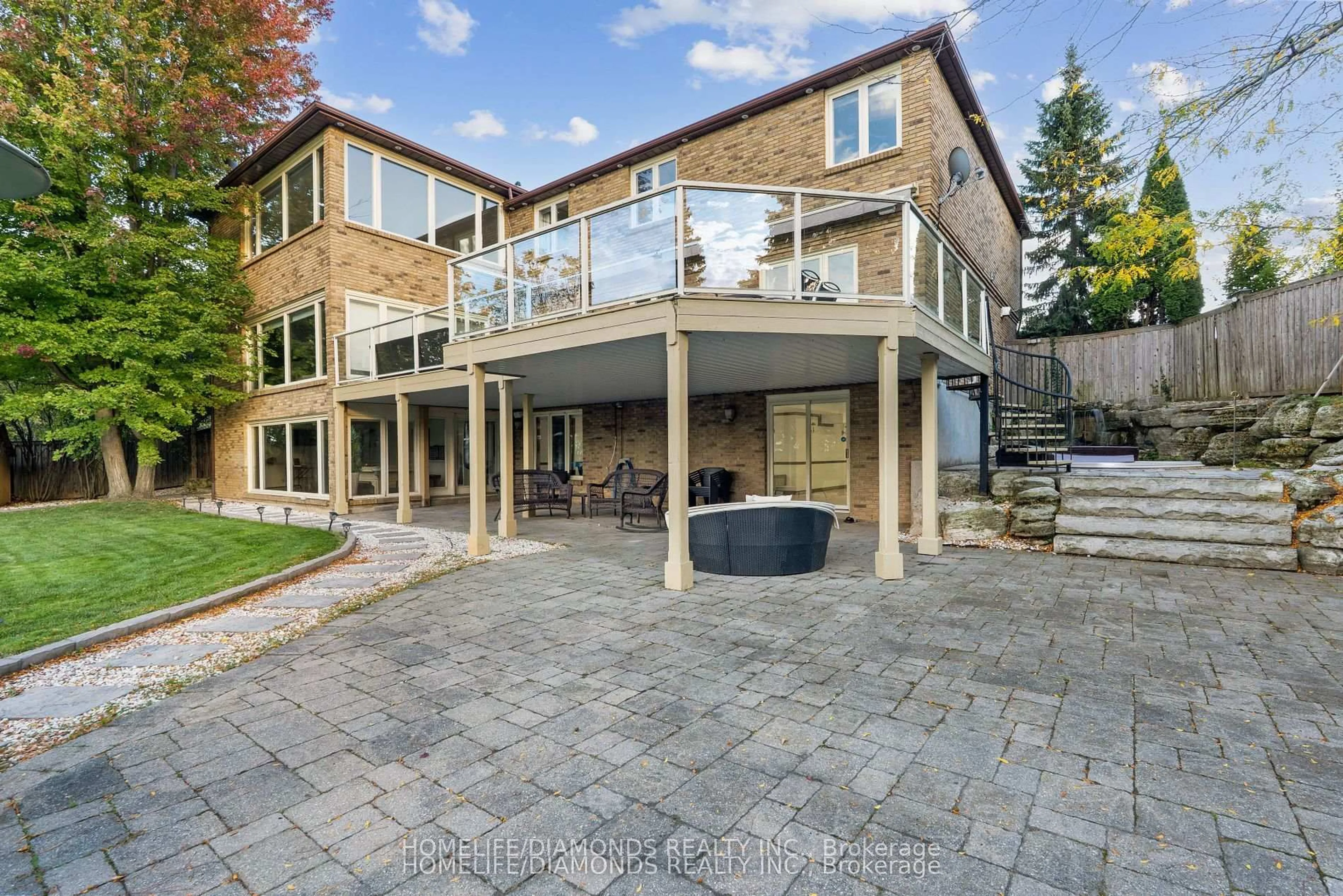 Patio, unknown for 47 RIDGE POINT Dr, St. Catharines Ontario L2T 2S8