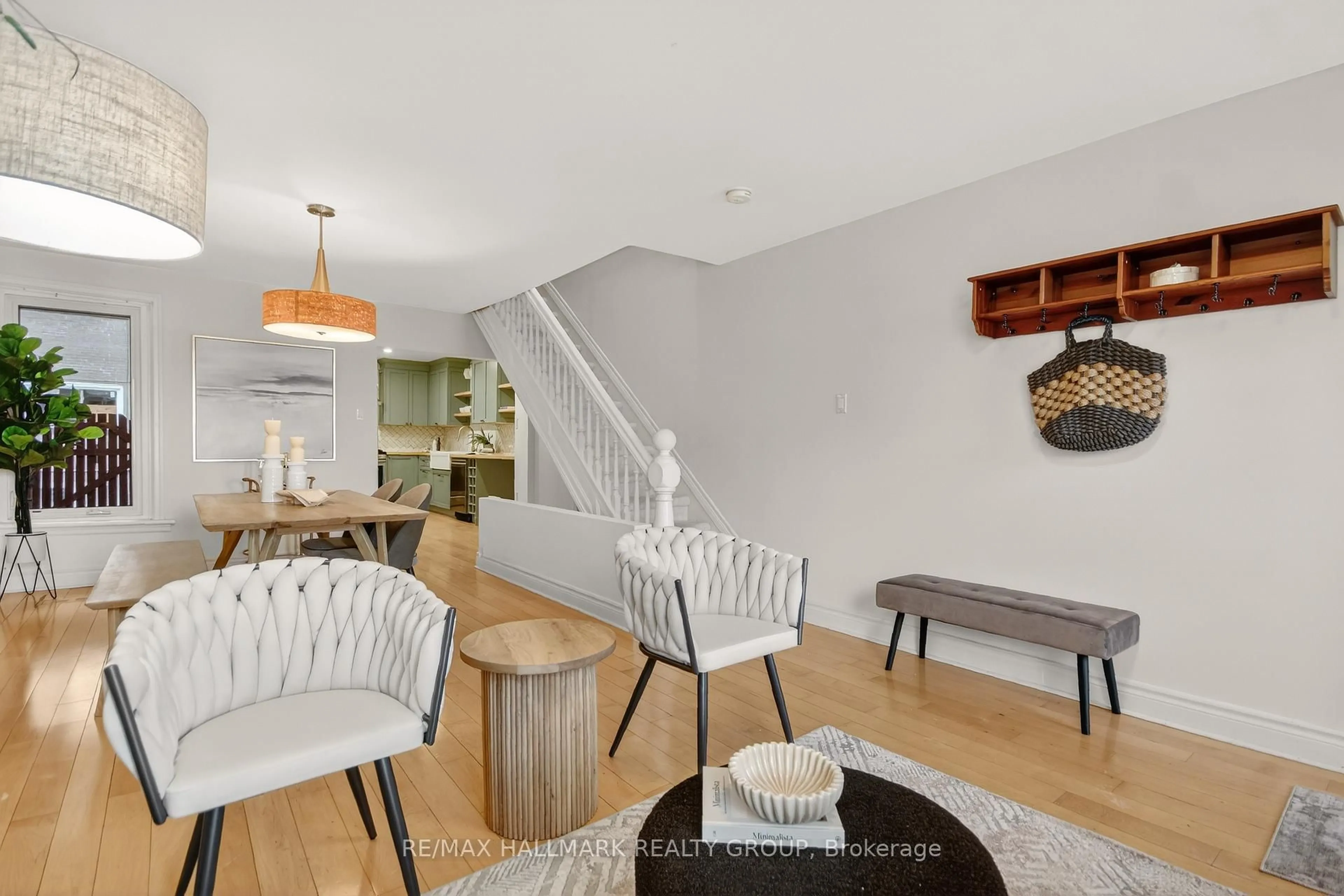 Unknown for 4 Lower Charlotte St, Ottawa Ontario K1N 8K1