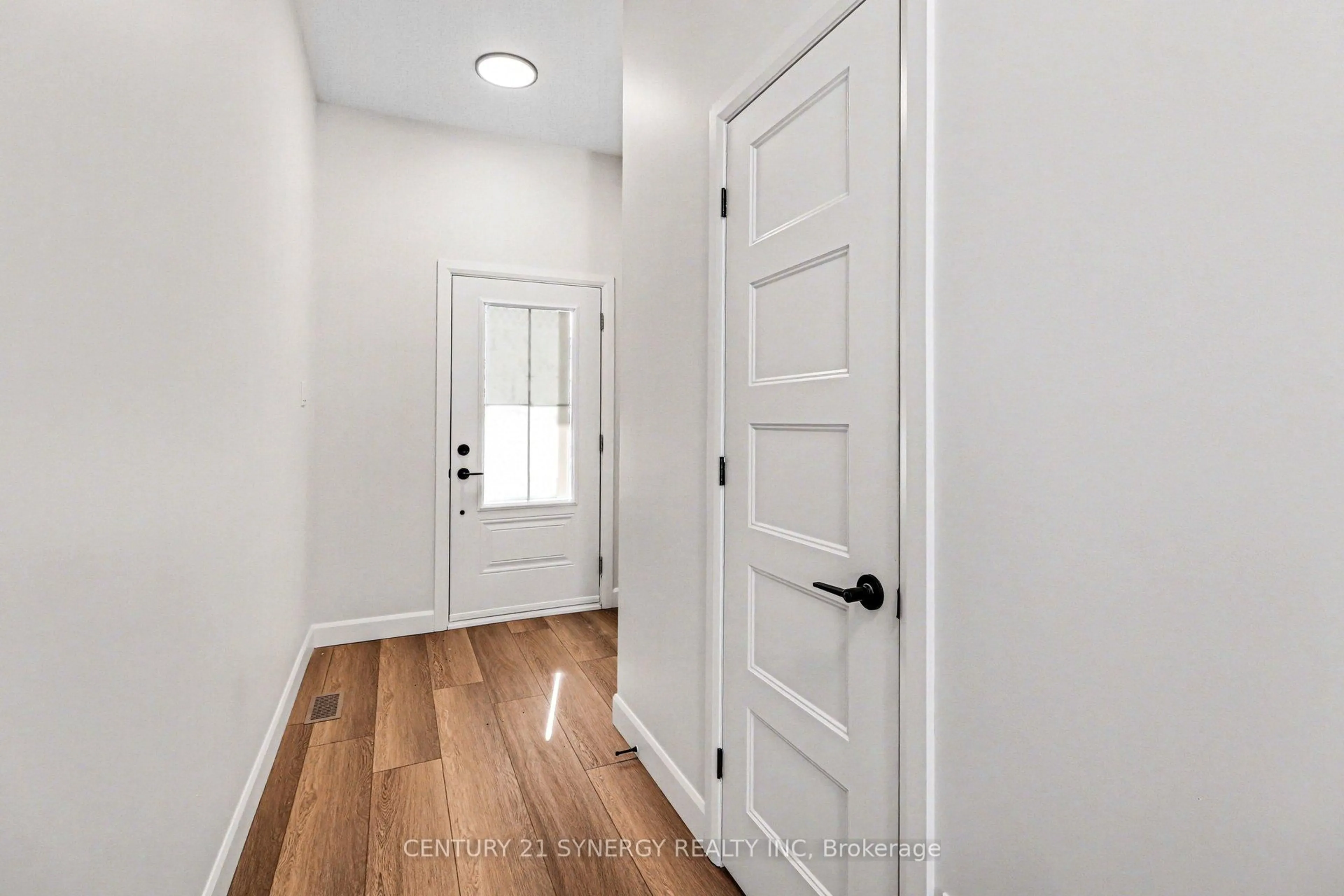 Indoor entryway for 73 VILLENEUVE St, North Stormont Ontario K0C 1W0