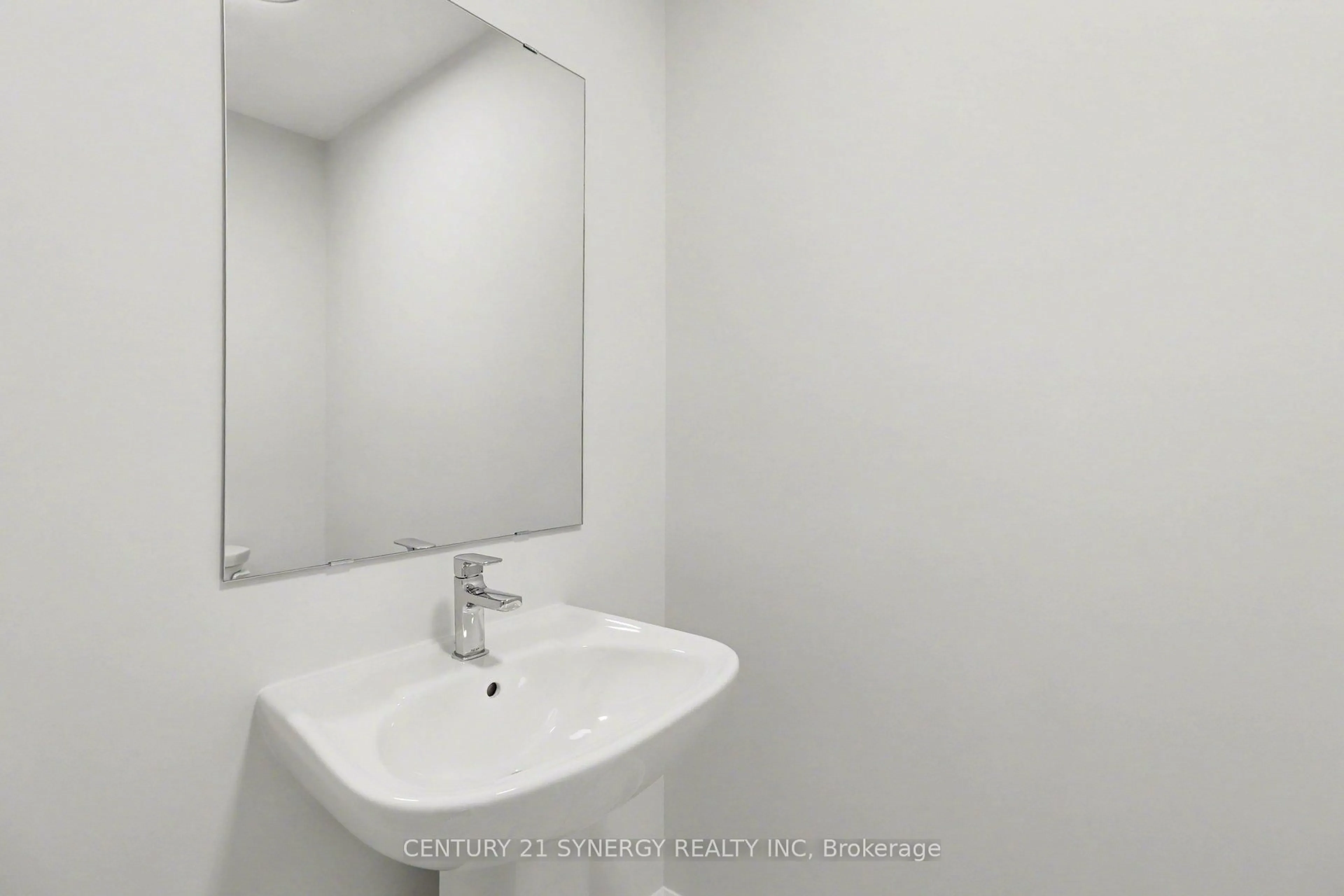 Standard bathroom, floor is not visible for 79 VILLENEUVE St, North Stormont Ontario K0C 1W0