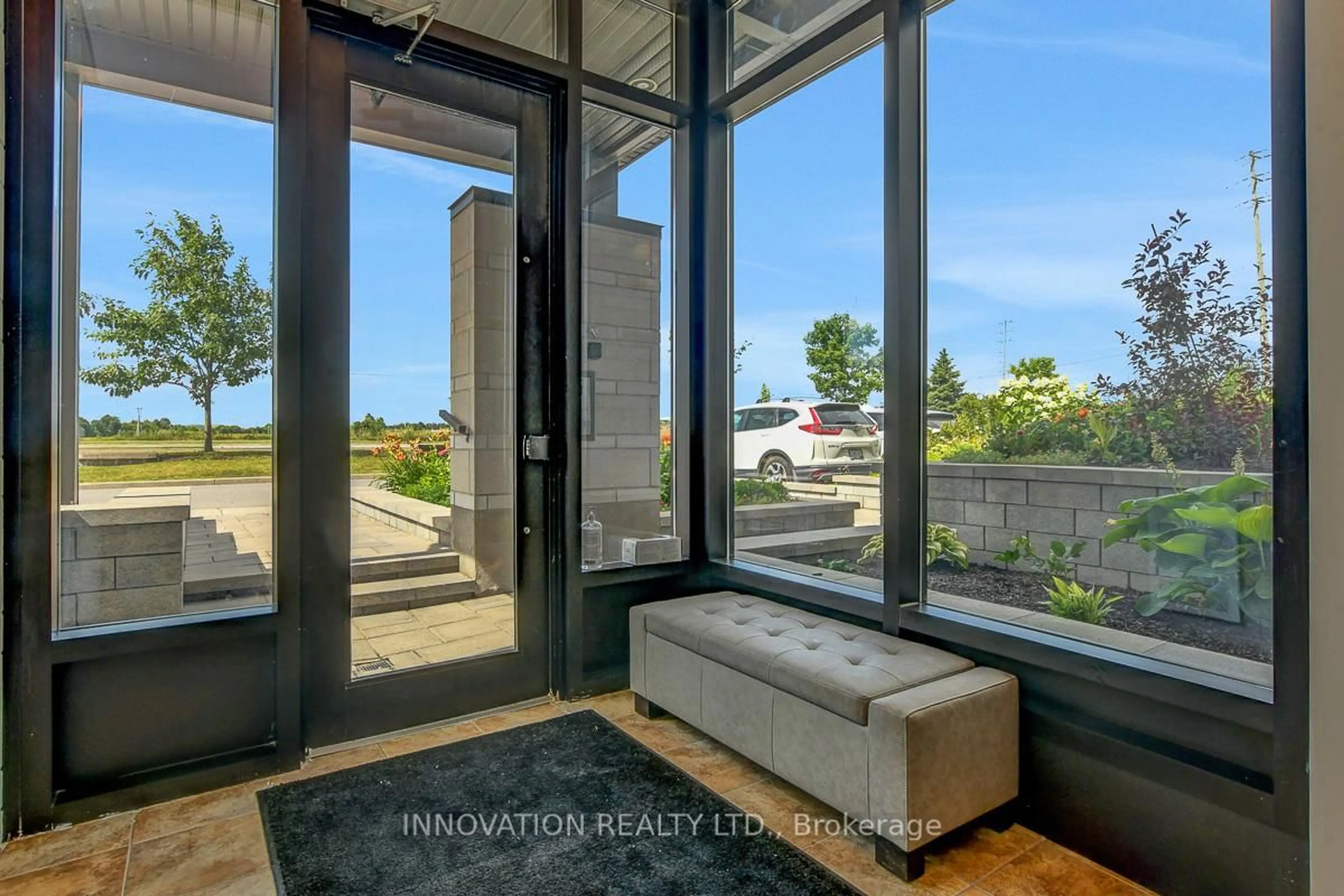 Indoor entryway for 190 Guelph Private #204, Ottawa Ontario K2T 0J7