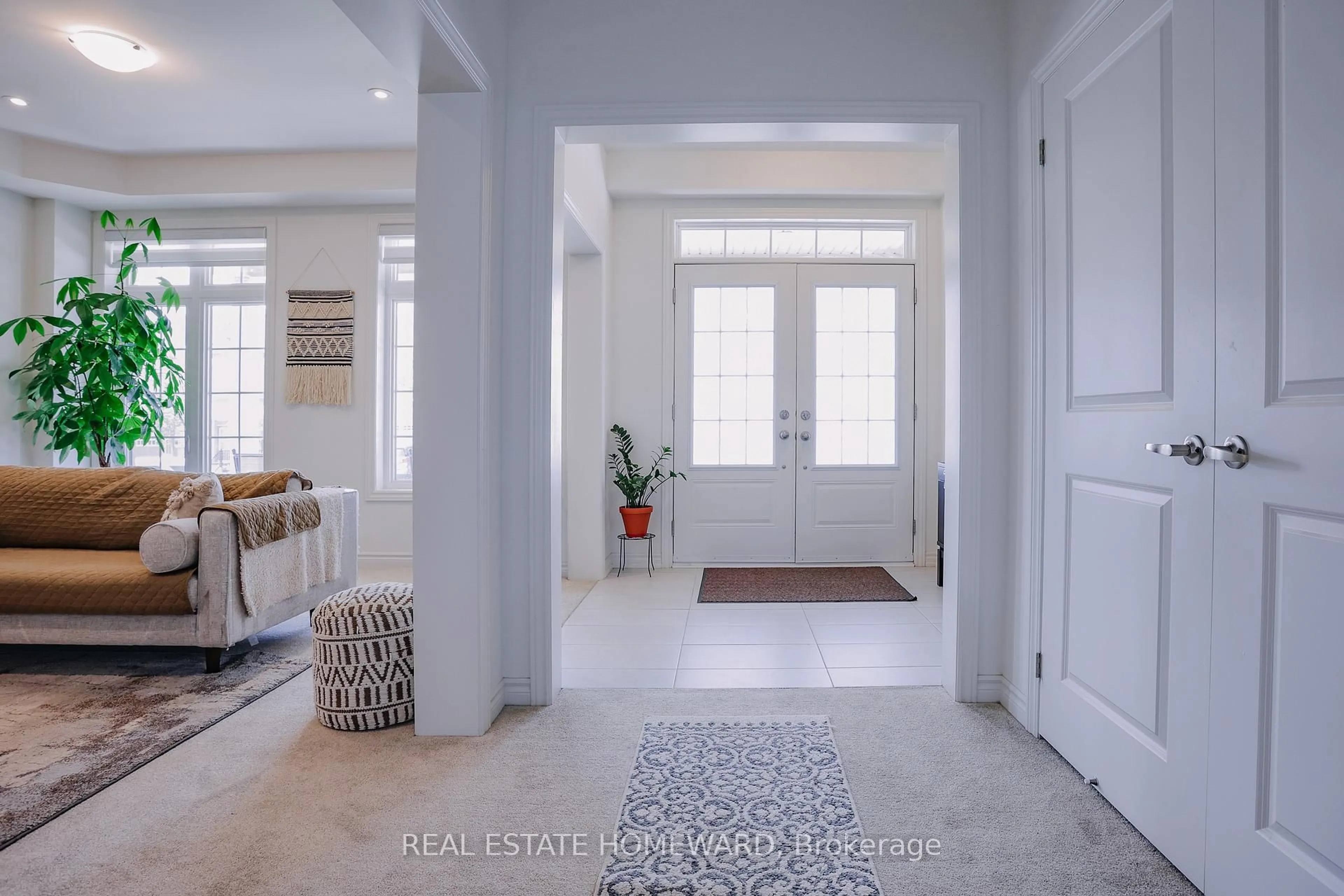 Indoor entryway for 111 Rea Dr, Centre Wellington Ontario N1M 2W3