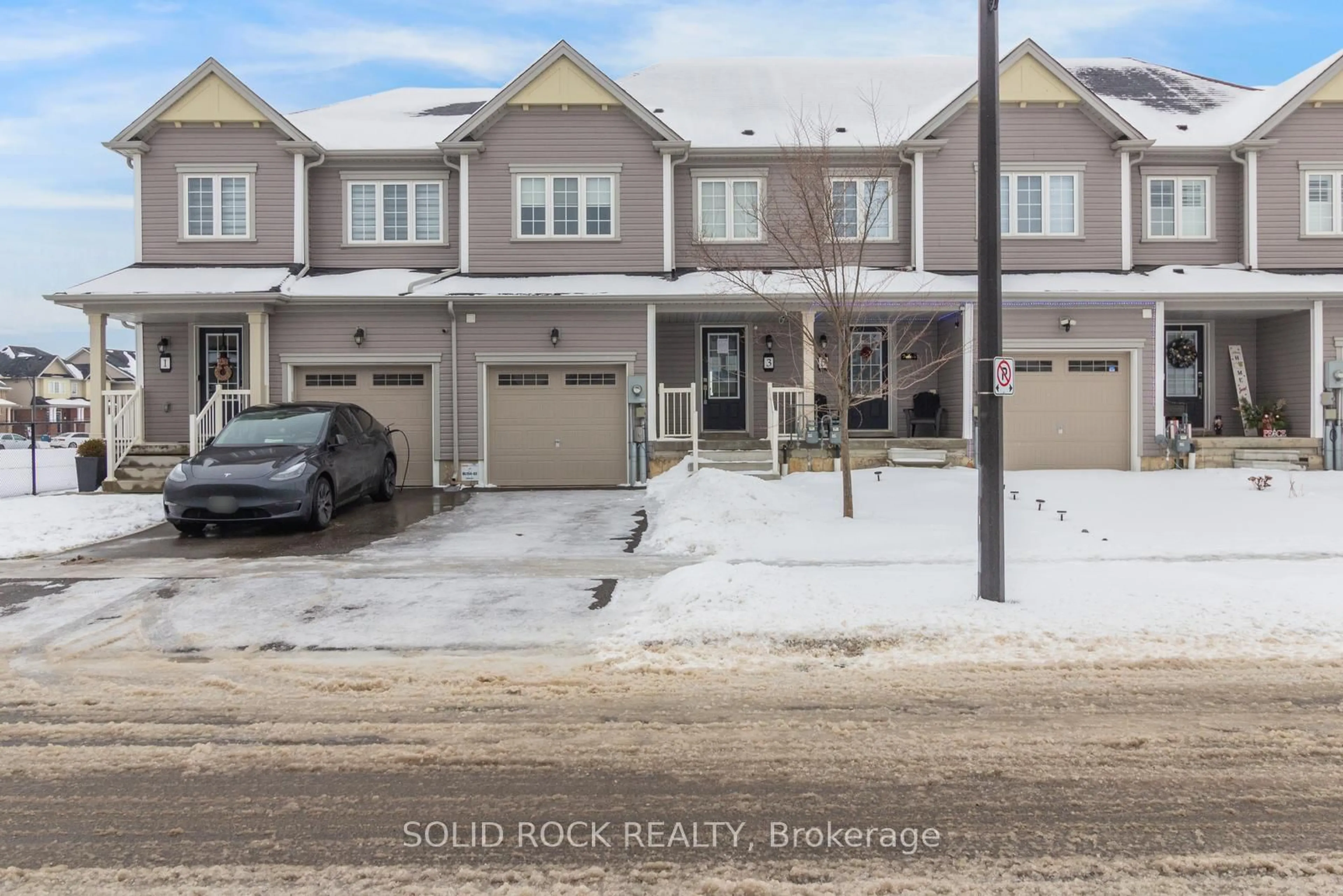 A pic from outside/outdoor area/front of a property/back of a property/a pic from drone, street for 3 Cooke Ave, Brantford Ontario N3T 0S2