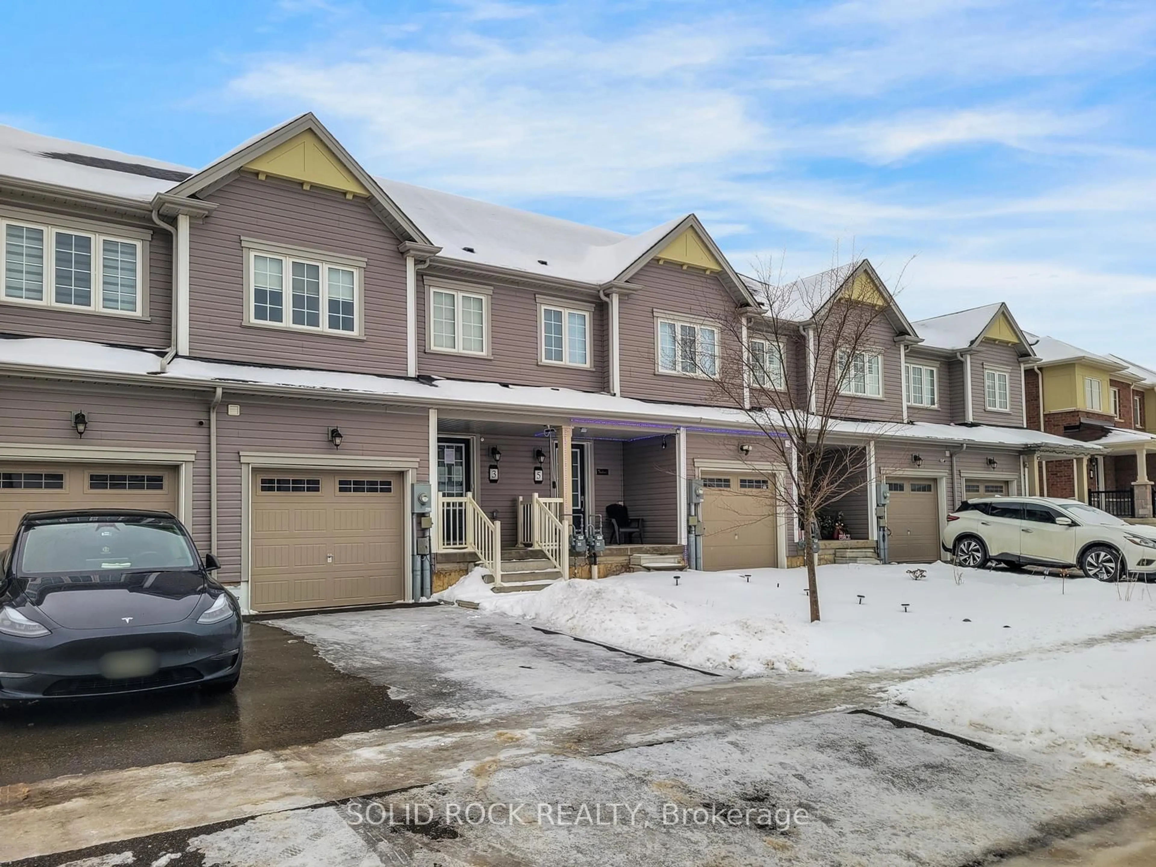 A pic from outside/outdoor area/front of a property/back of a property/a pic from drone, street for 3 Cooke Ave, Brantford Ontario N3T 0S2