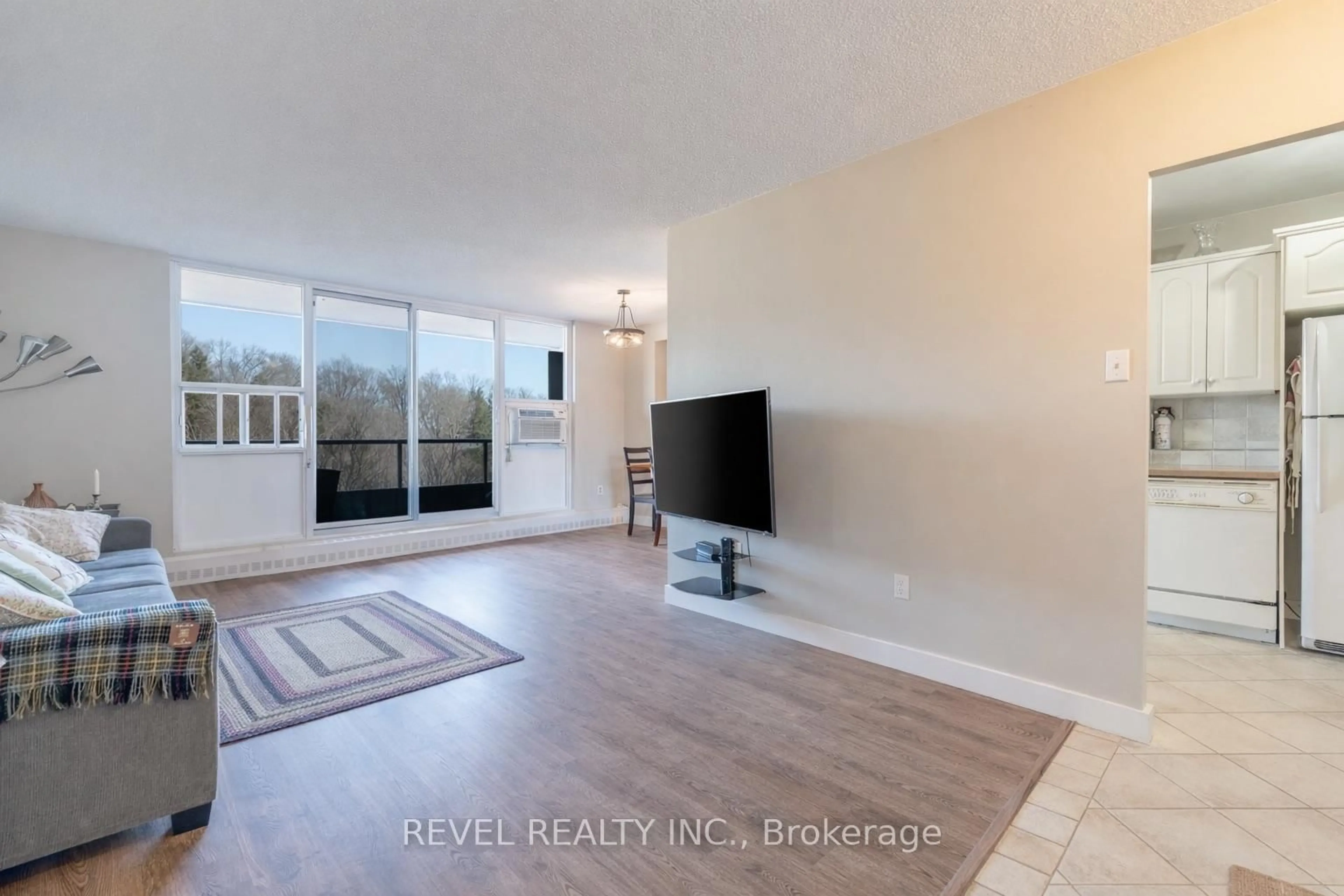 A pic of a room for 1968 Main St #909, Hamilton Ontario L8S 1J7