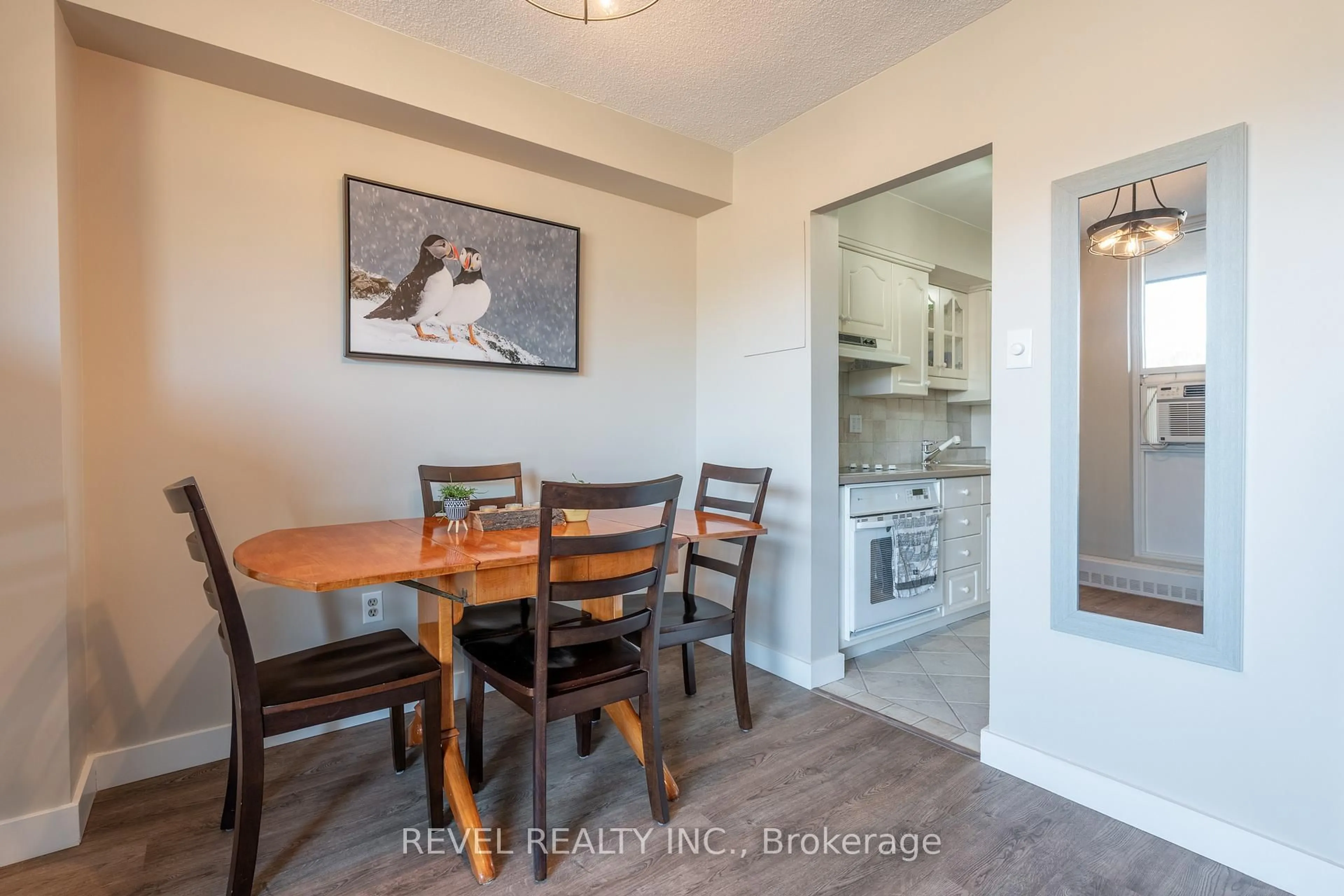 Unknown for 1968 Main St #909, Hamilton Ontario L8S 1J7