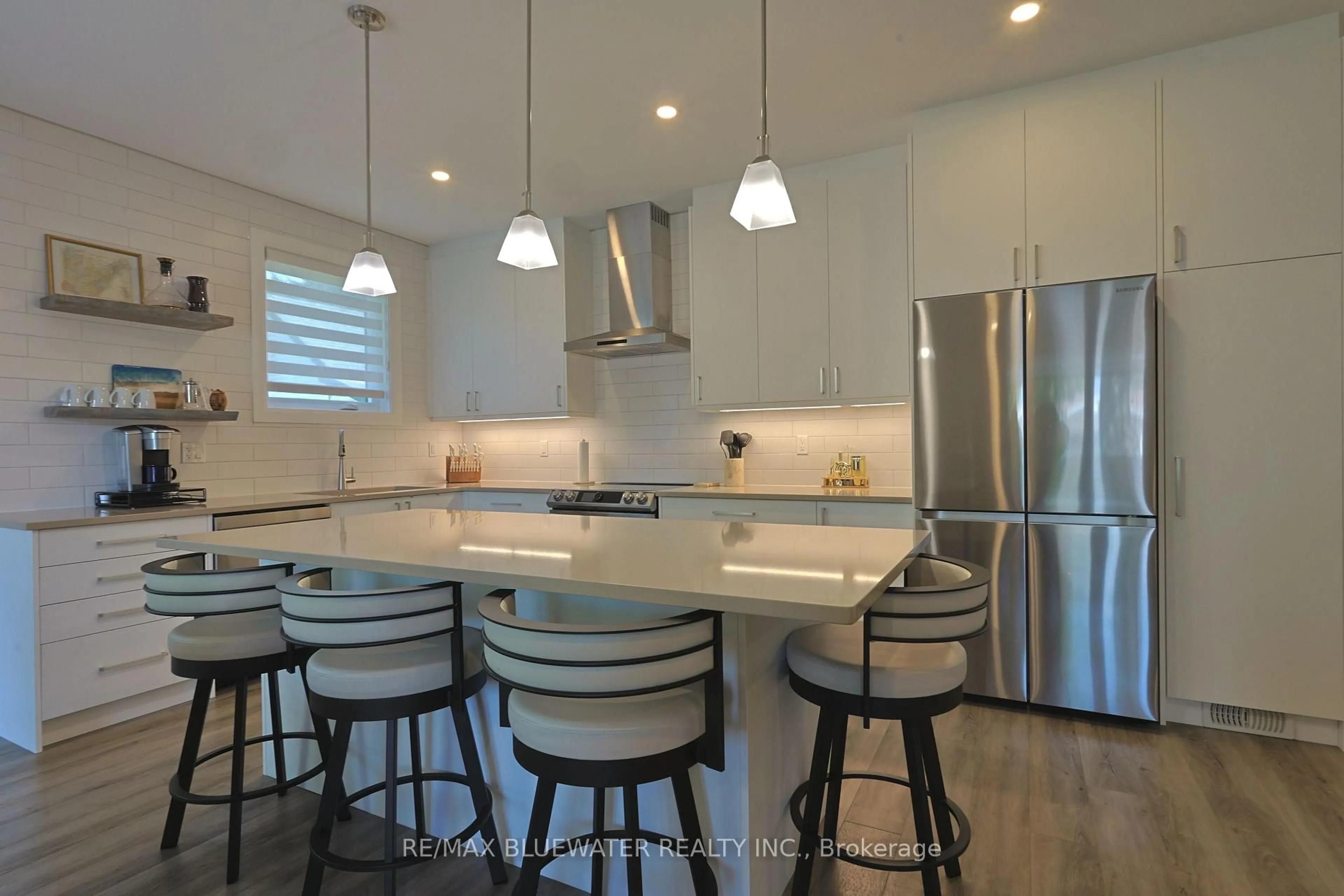 Contemporary kitchen, unknown for 190 Broad St, North Middlesex Ontario N0M 2K0