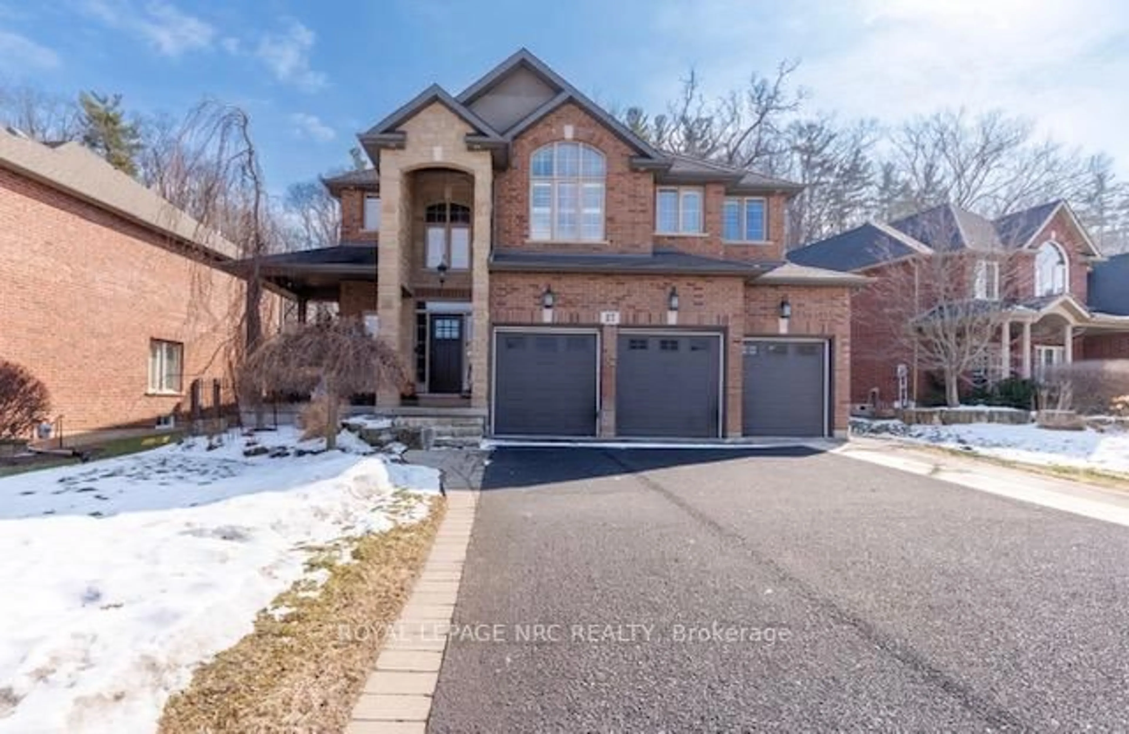 Home with brick exterior material, street for 27 Bell Ave, Grimsby Ontario L3M 1B2
