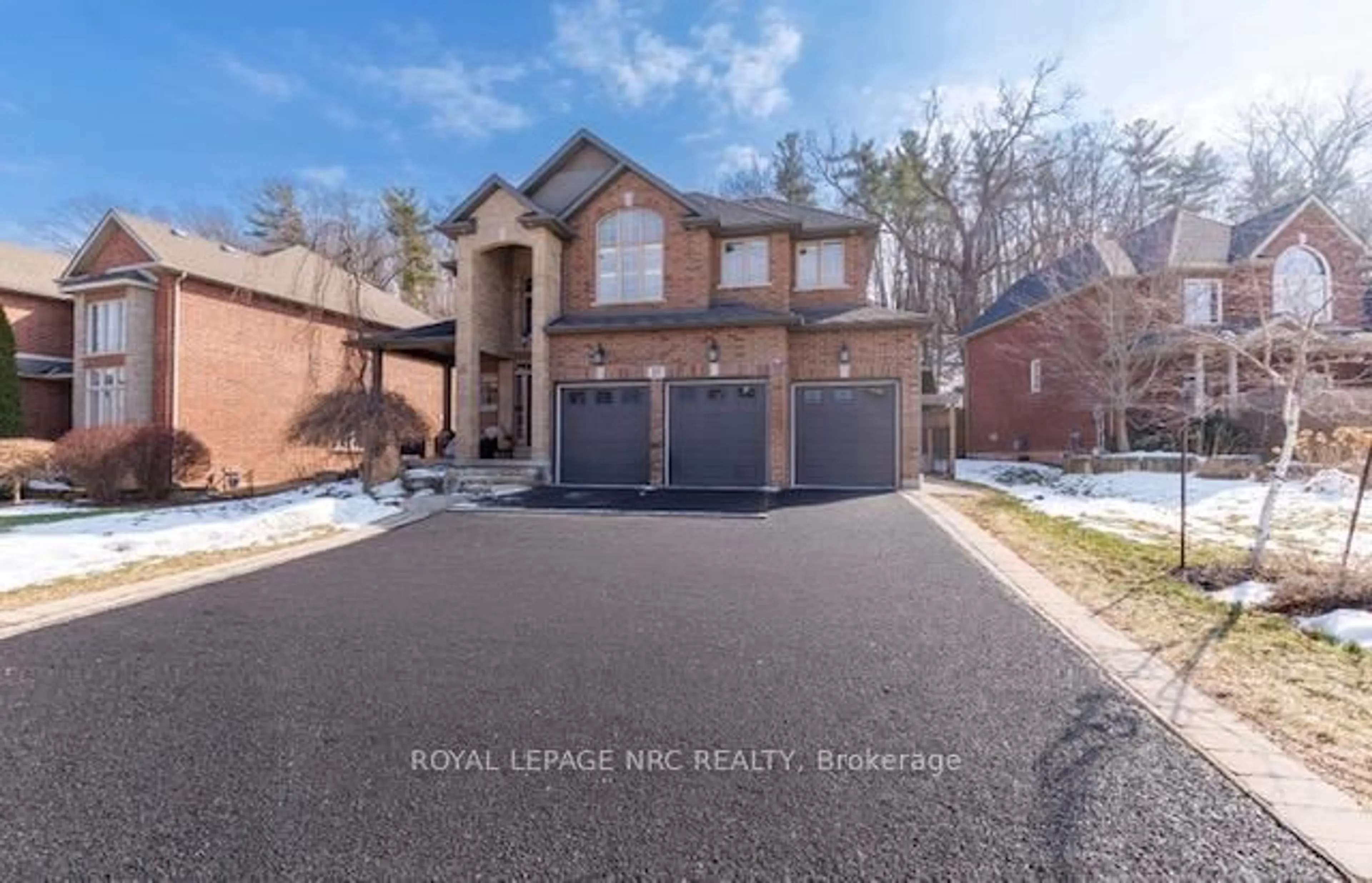 Home with brick exterior material, street for 27 Bell Ave, Grimsby Ontario L3M 1B2