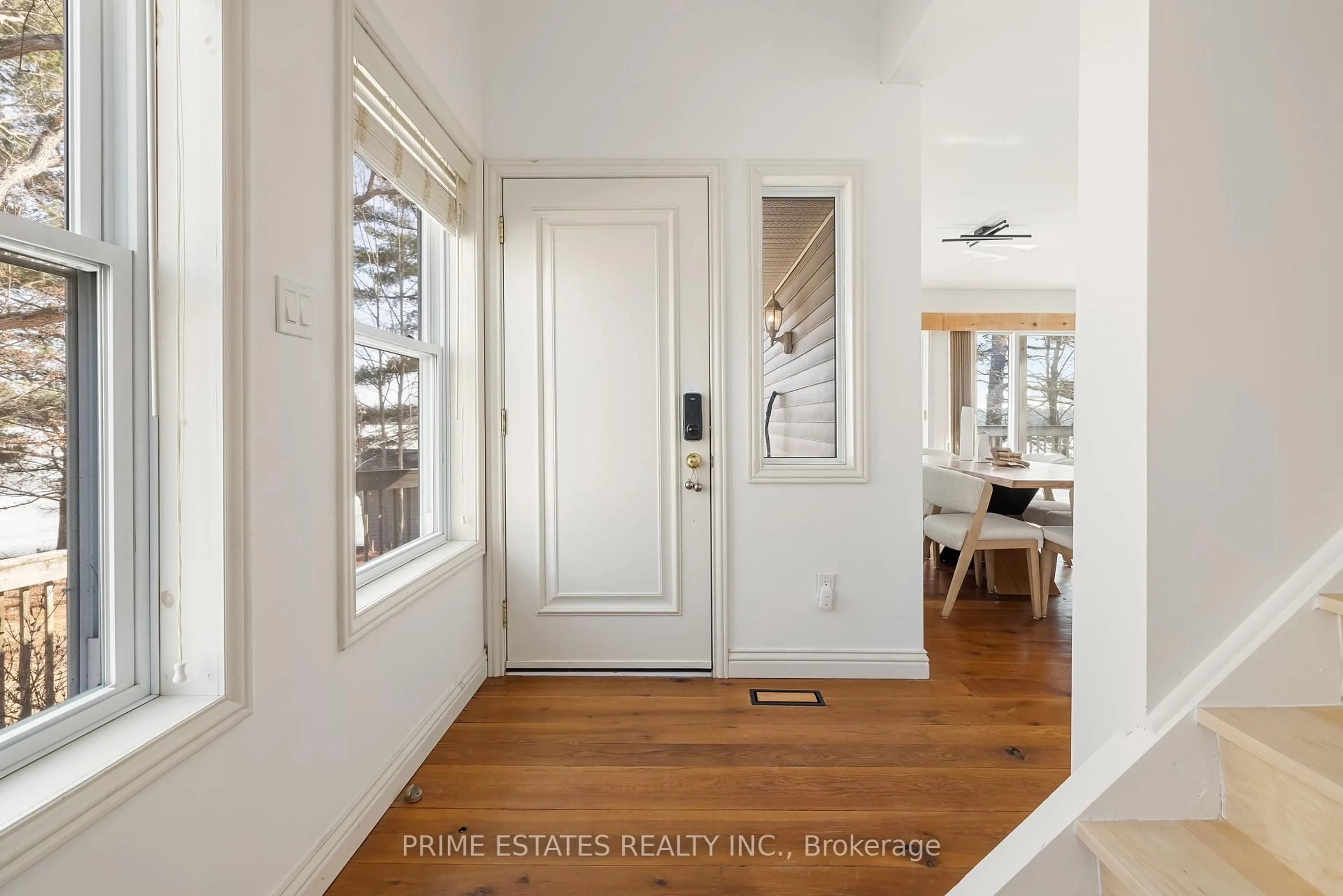 Indoor entryway for 1070 WEST SHORE Lane, Godfrey Ontario K0H 1T0