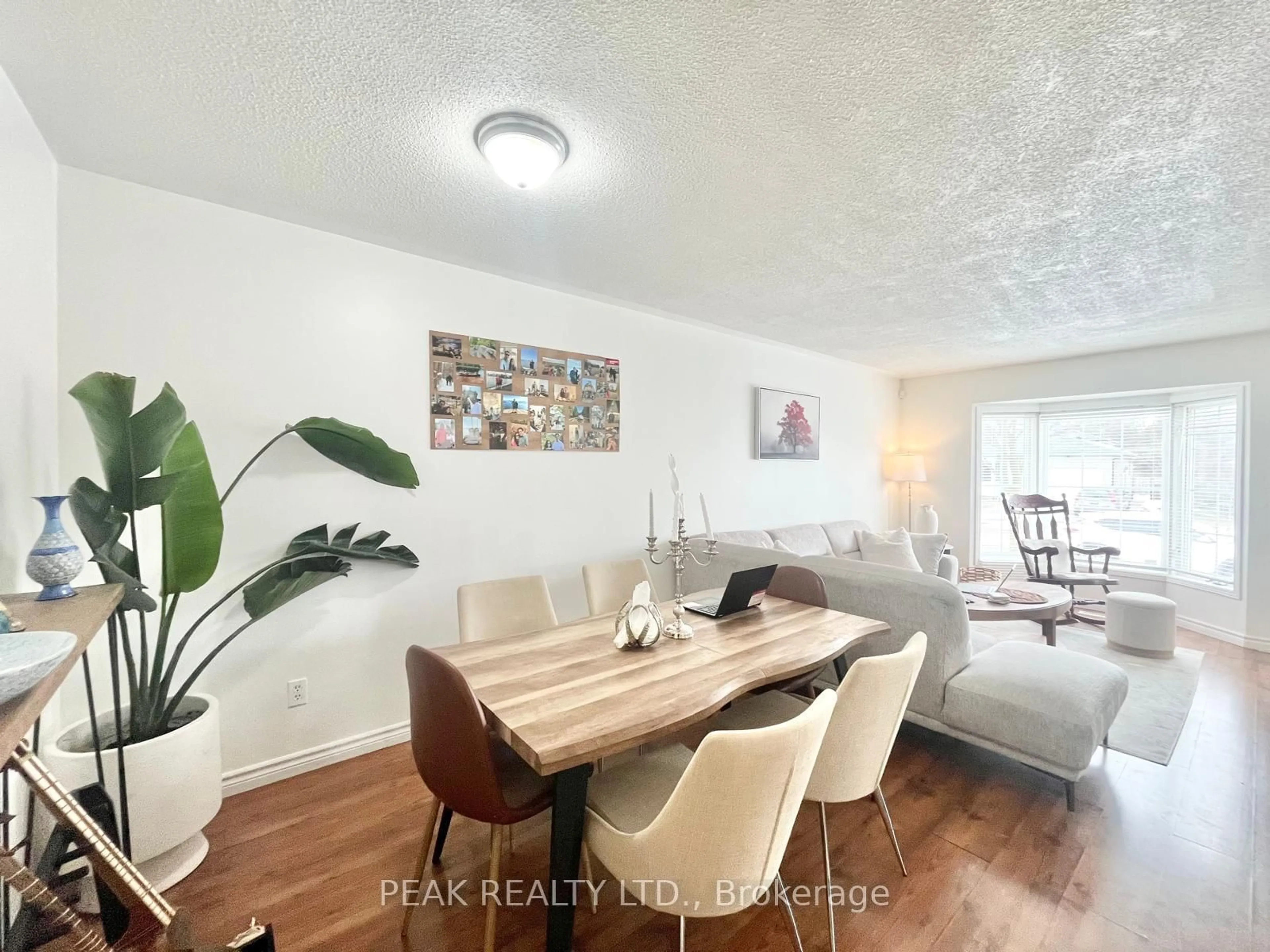 Dining room, wood/laminate floor for 338 Fleming Dr, London East Ontario N5V 4Y6