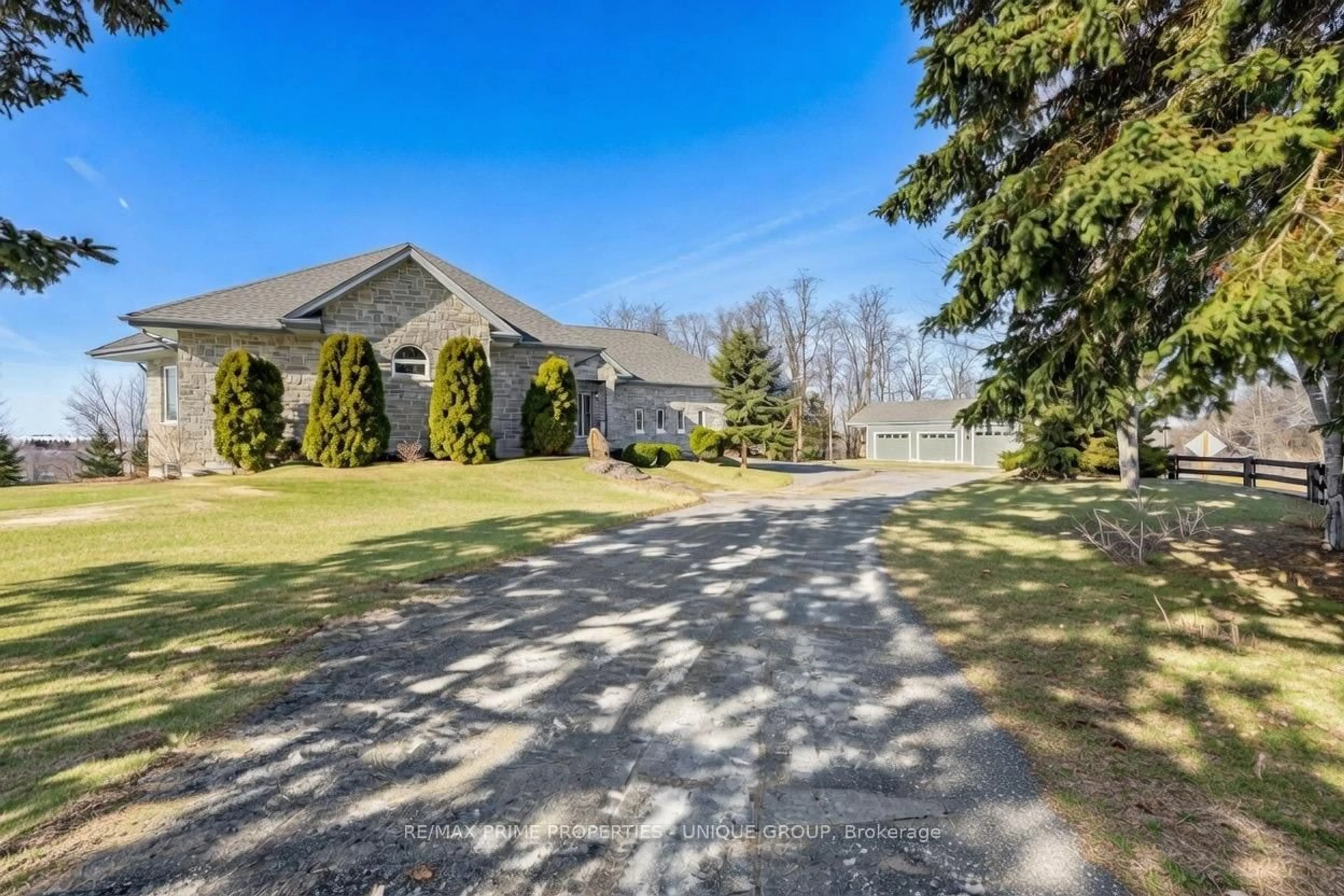 A pic from outside/outdoor area/front of a property/back of a property/a pic from drone, water/lake/river/ocean view for 34241 Coursey Line, Lucan Biddulph Ontario N0M 2J0