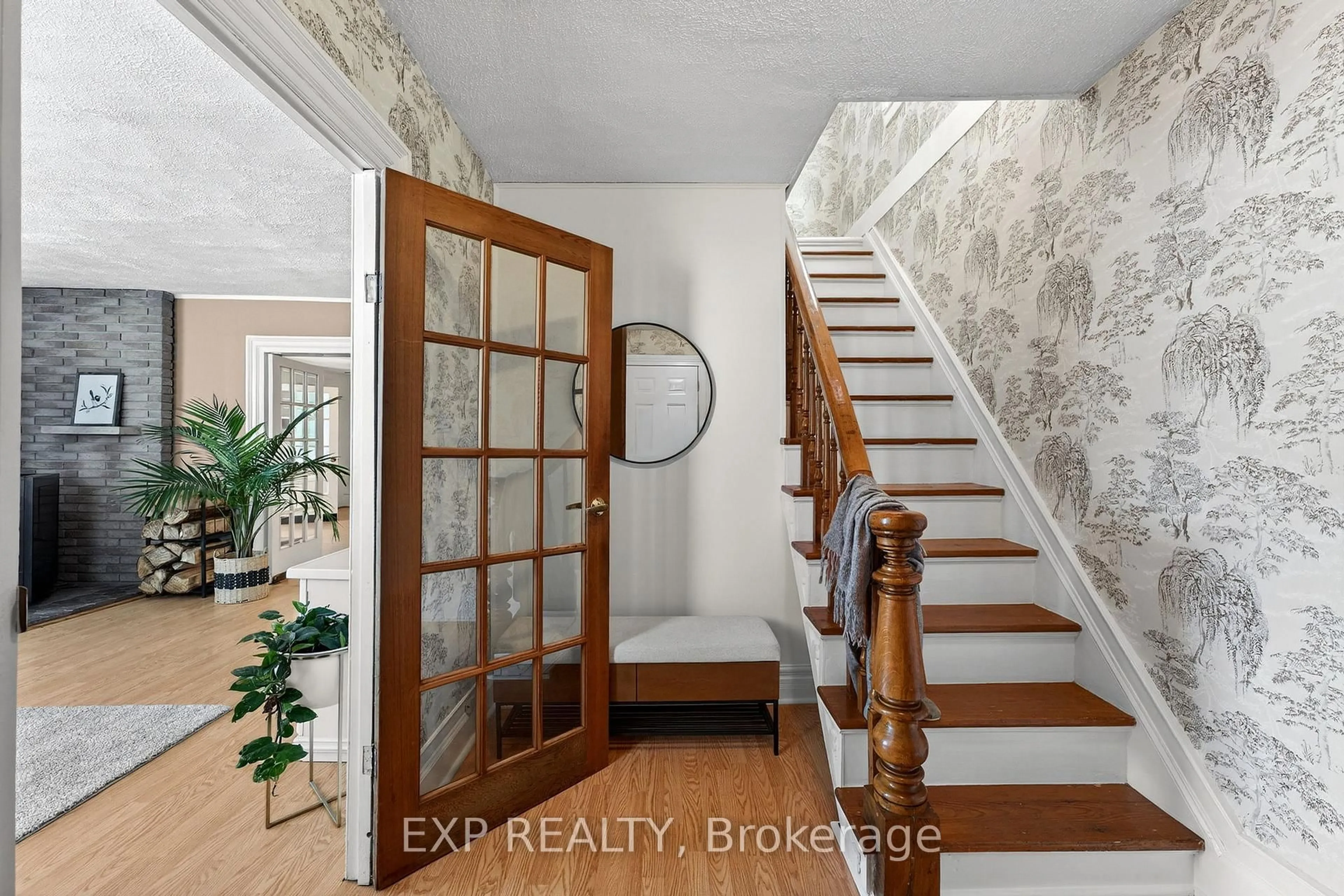Indoor entryway for 64 Consecon Main St, Prince Edward County Ontario K0K 1T0