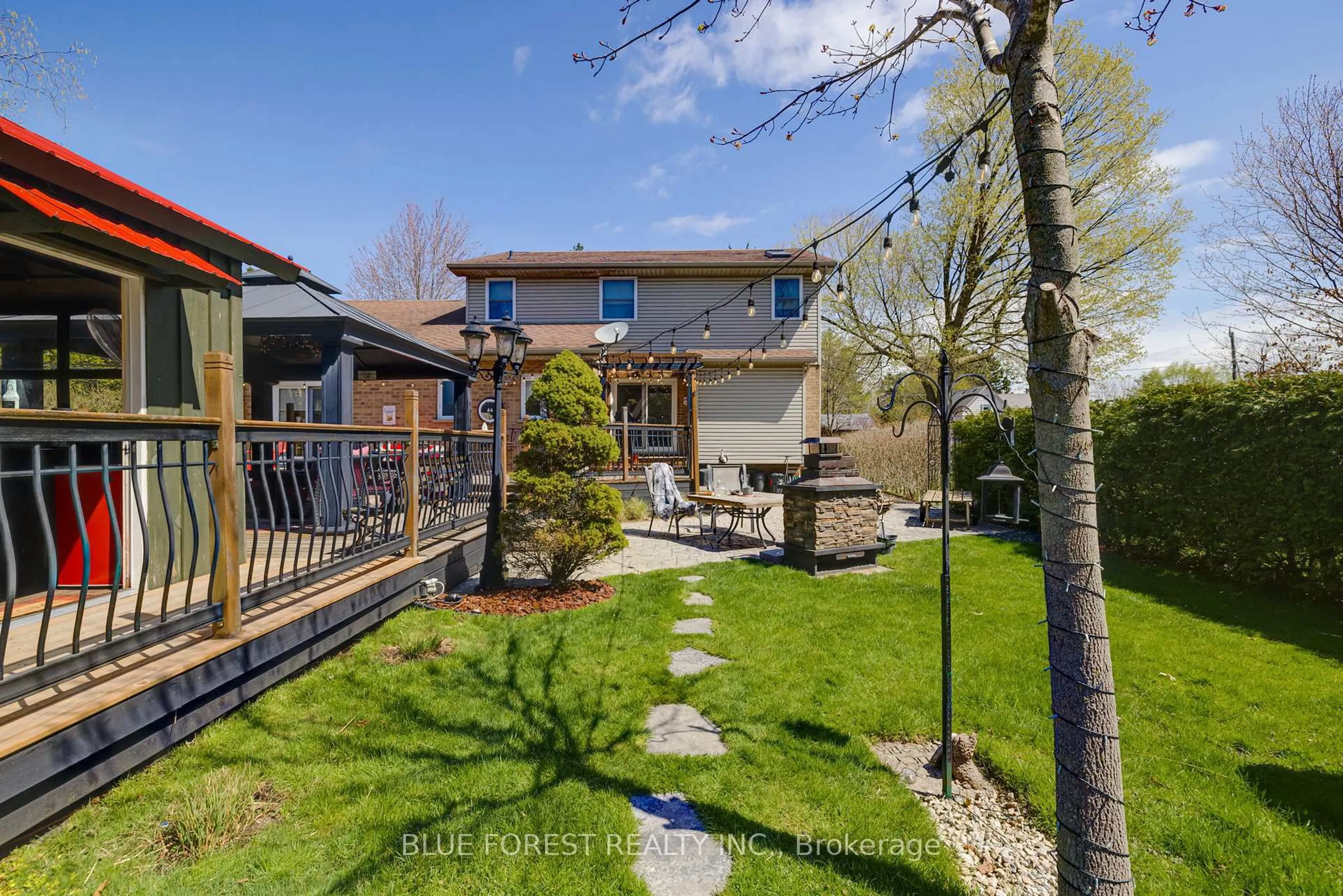 Patio, unknown for 174 McArthur St, Dutton/Dunwich Ontario N0L 1J0