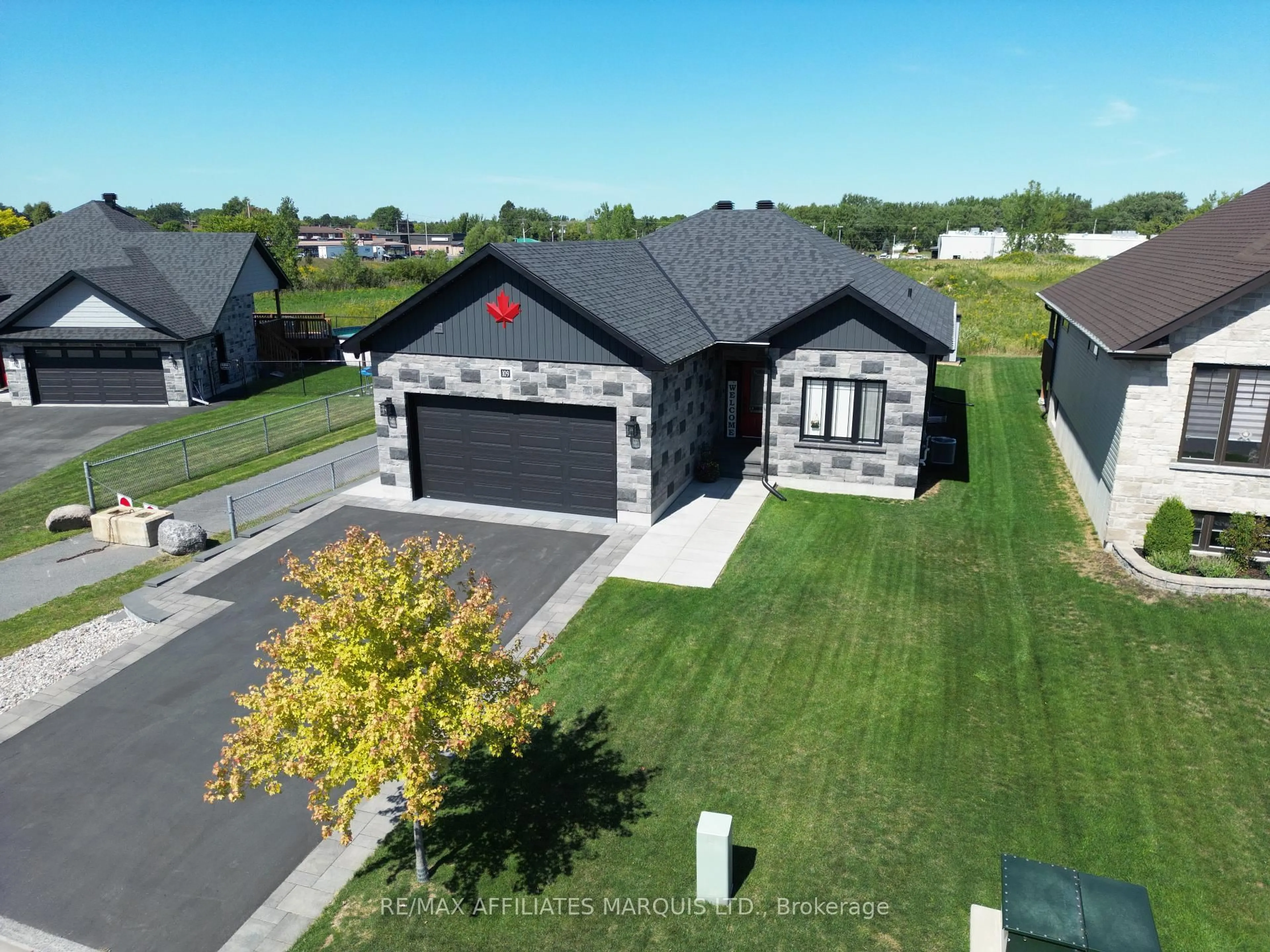 A pic from outside/outdoor area/front of a property/back of a property/a pic from drone, street for 109 Bellwood Dr, Cornwall Ontario K6H 7M3