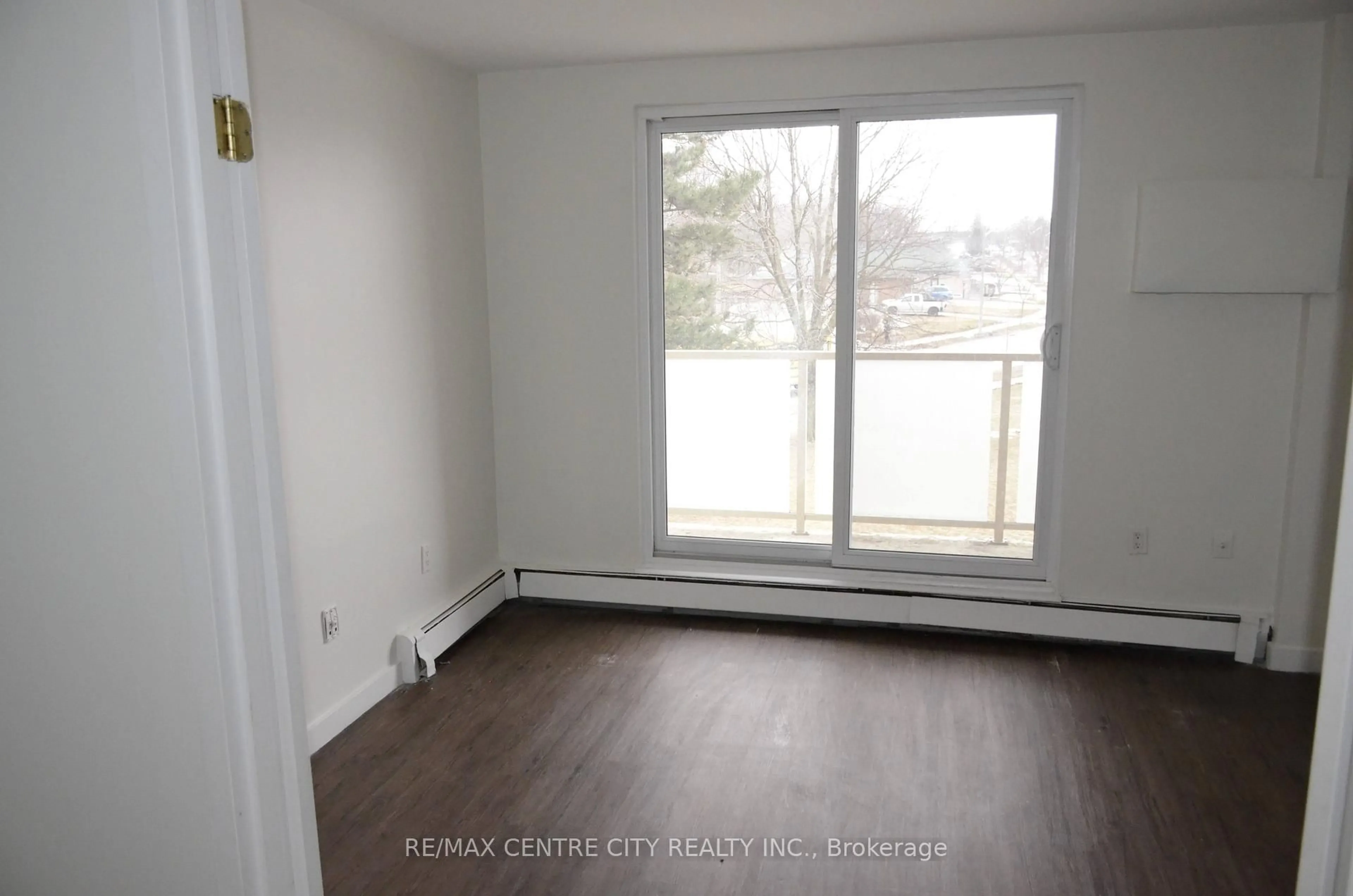 A pic of a room for 583 Mornington Ave #209, London East Ontario N5Y 3E9