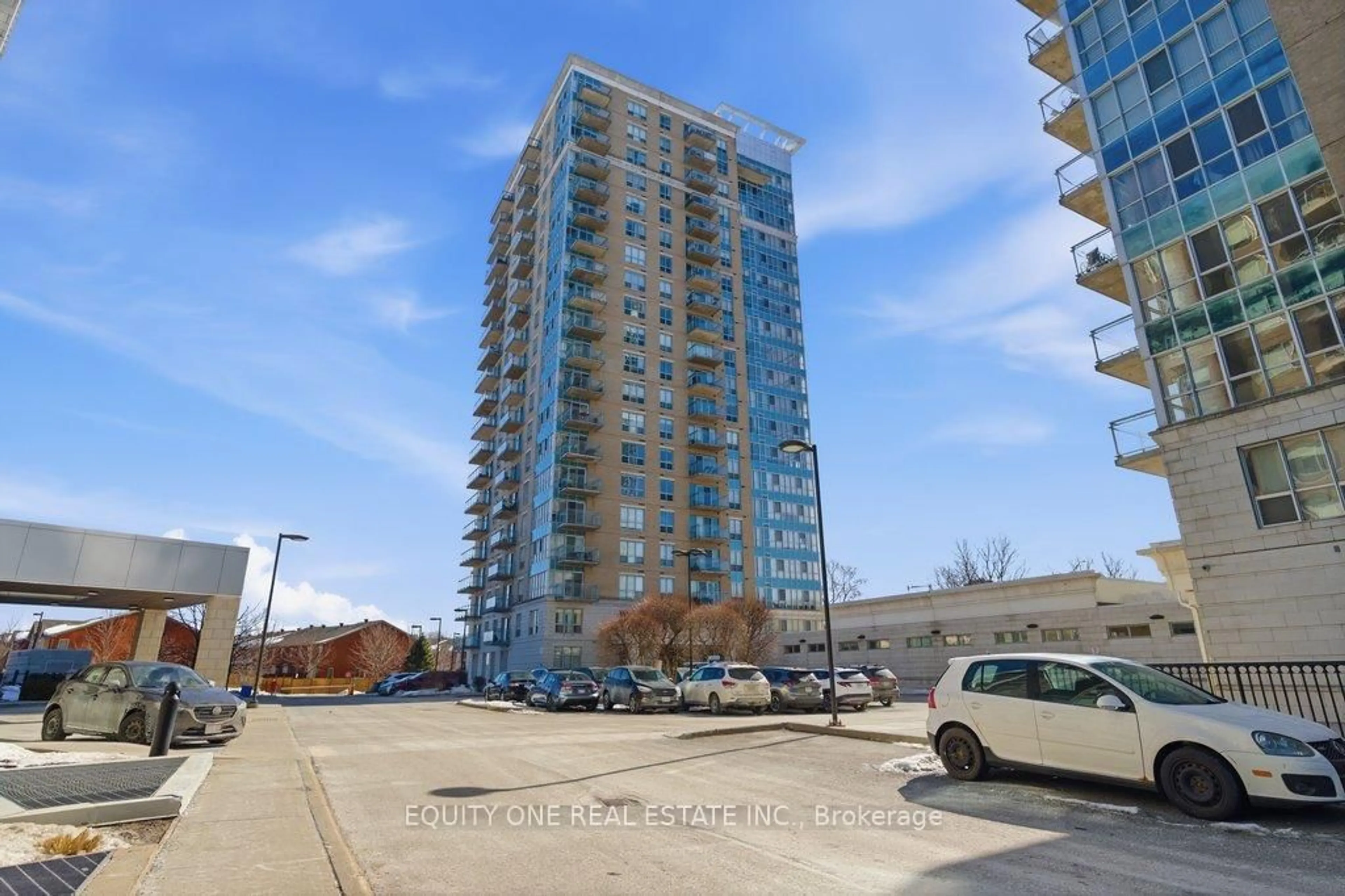 A pic from outside/outdoor area/front of a property/back of a property/a pic from drone, building for 90 Landry St #105, Ottawa Ontario K1L 0A9