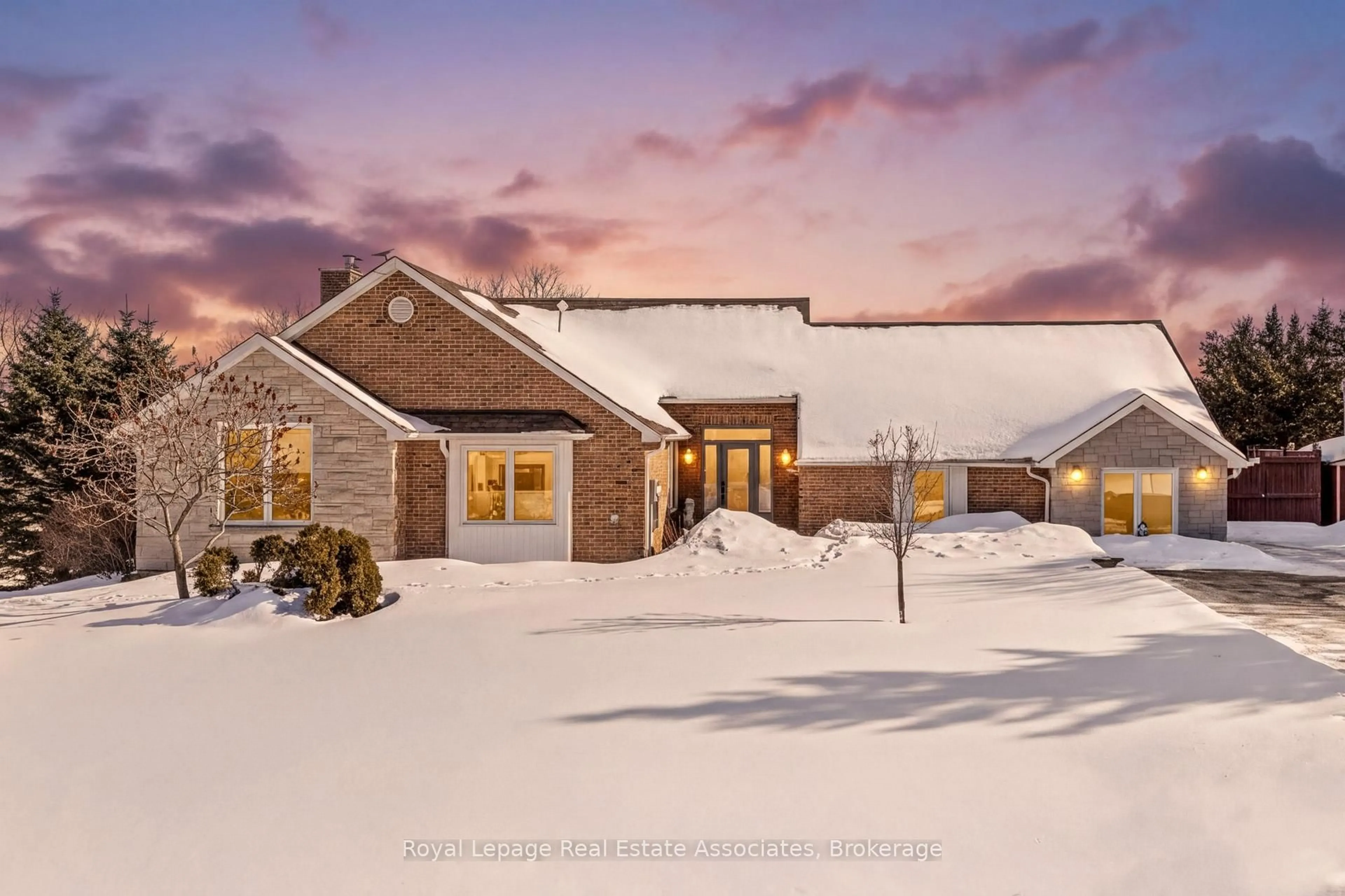 Unknown for 10 Kildare Dr, Erin Ontario N0B 1T0