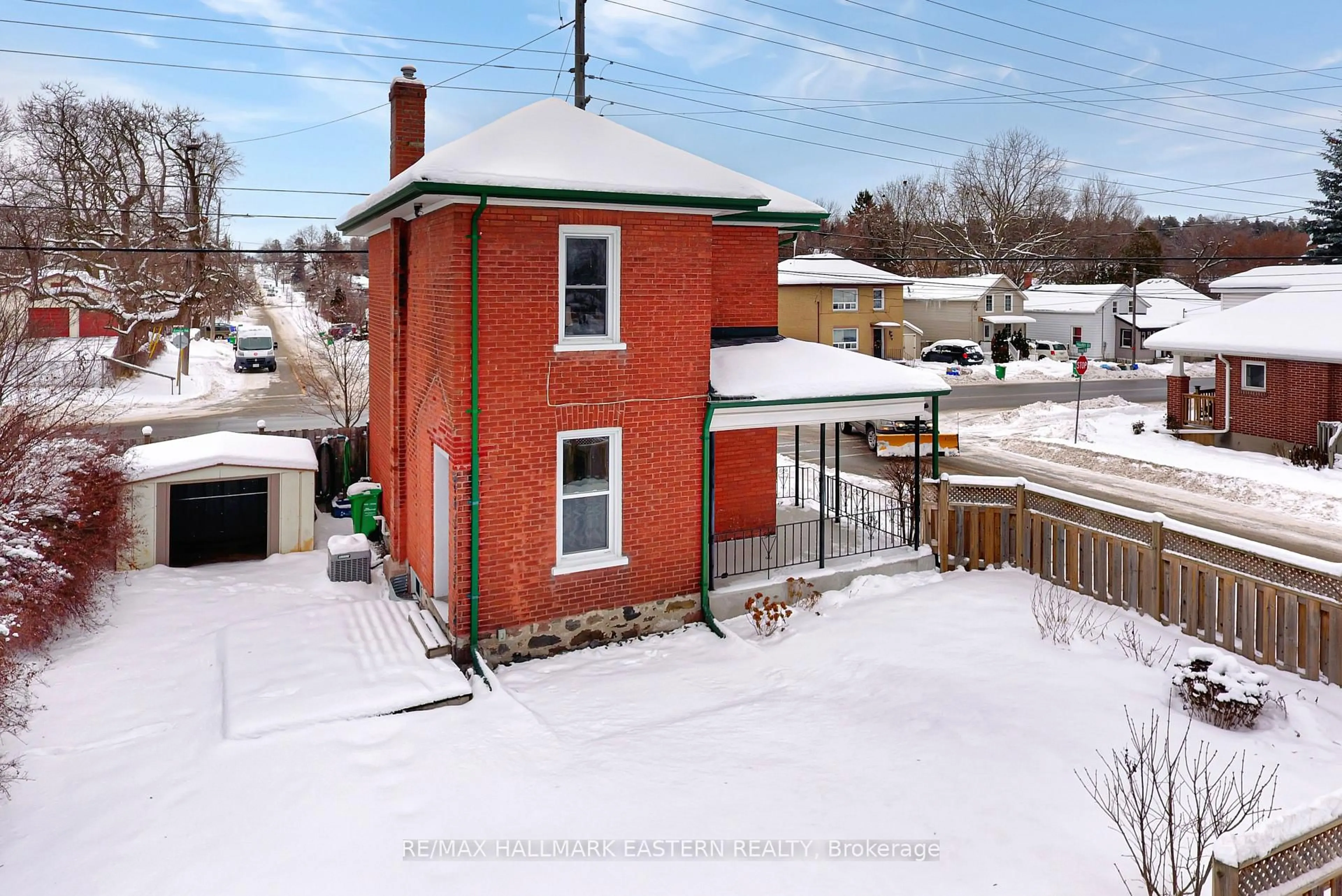 A pic from outside/outdoor area/front of a property/back of a property/a pic from drone, building for 198 Hazlitt St, Peterborough Ontario K9H 1L7