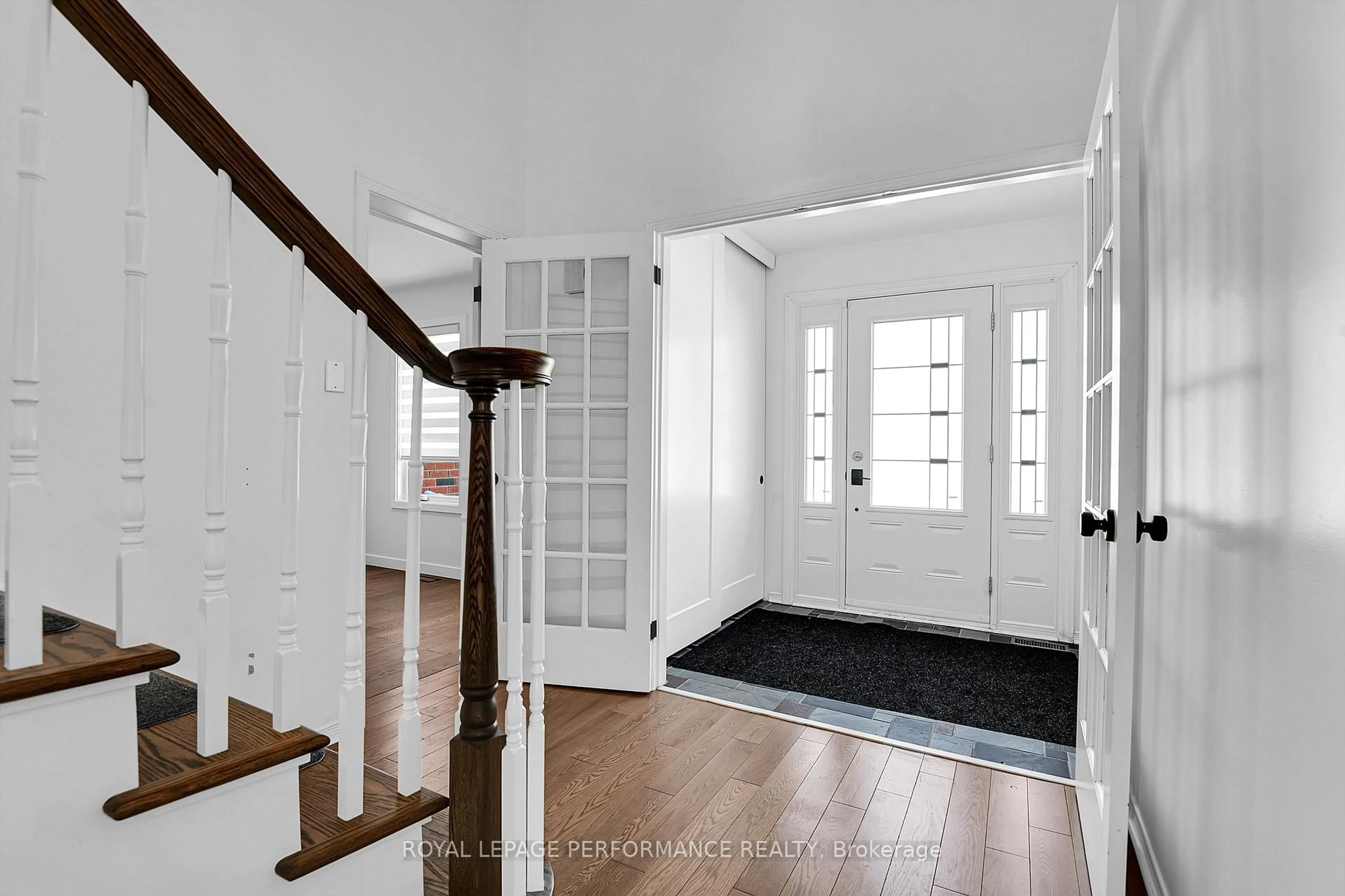 Indoor entryway for 2722 Wyldewood St, Ottawa Ontario K1T 2R9