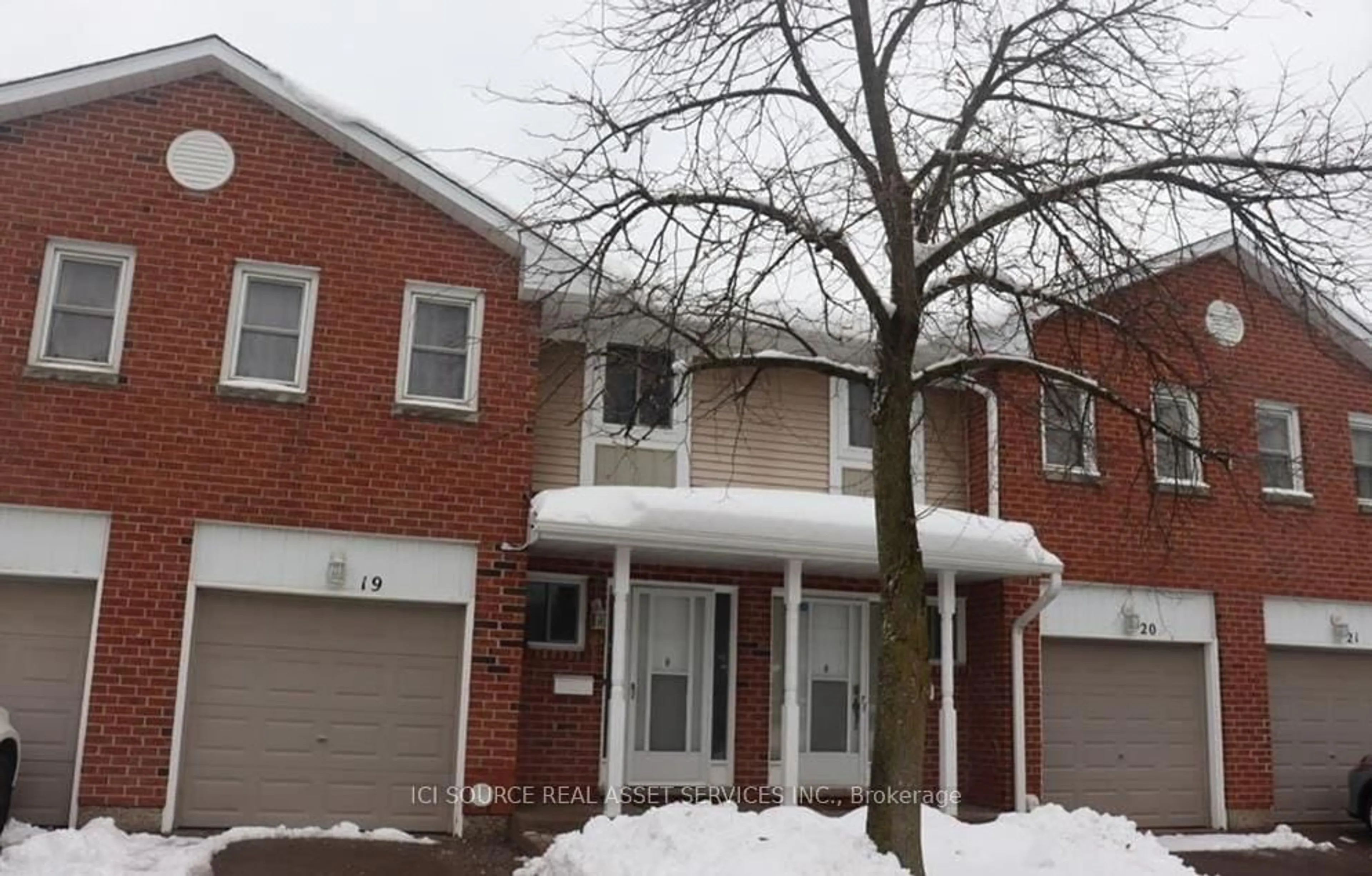 Home with brick exterior material, street for 210 Highland Cres #19, Kitchener Ontario N2M 5H7