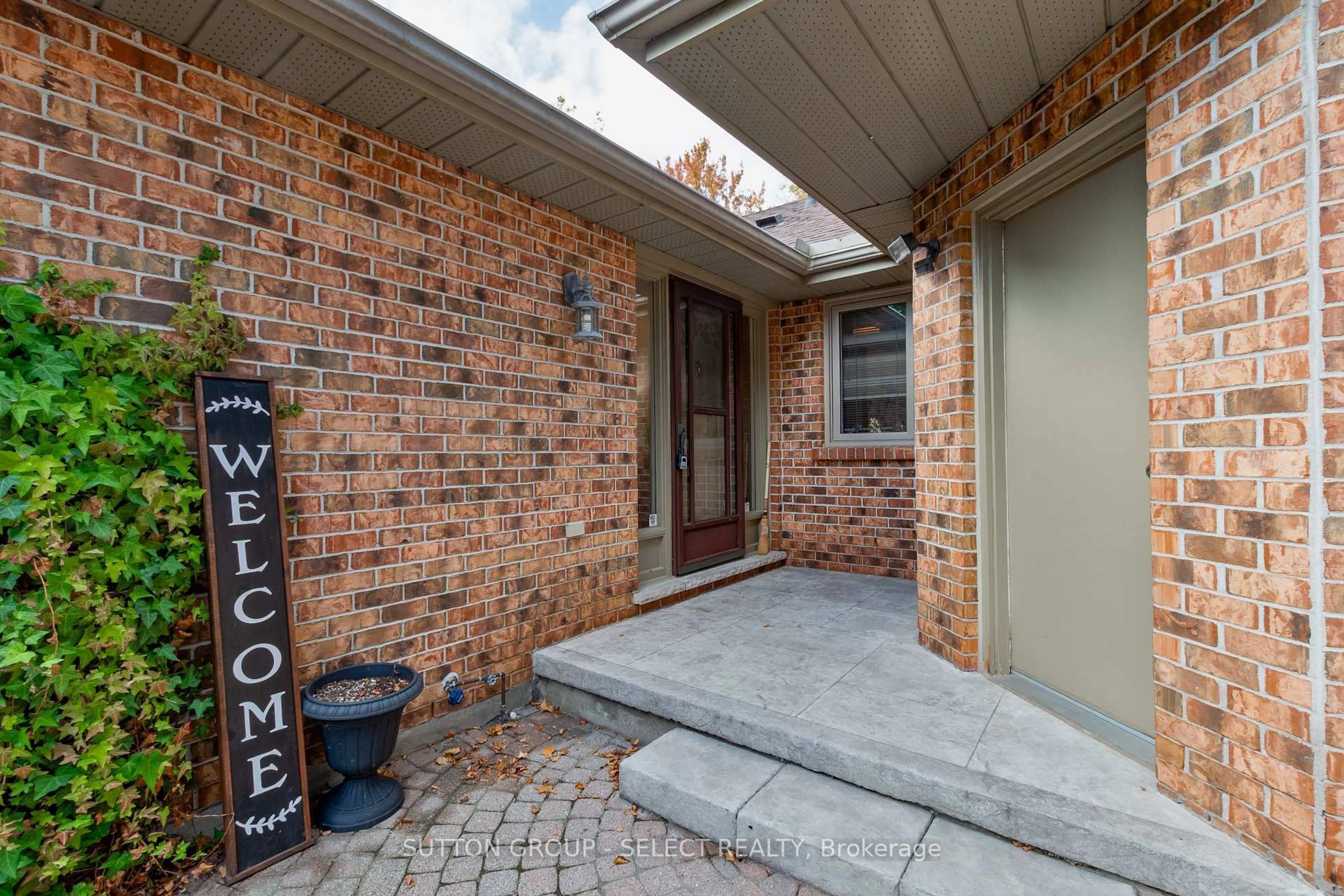 Home with brick exterior material, street for 1443 Commissioners Rd #37, London South Ontario N6K 1E2