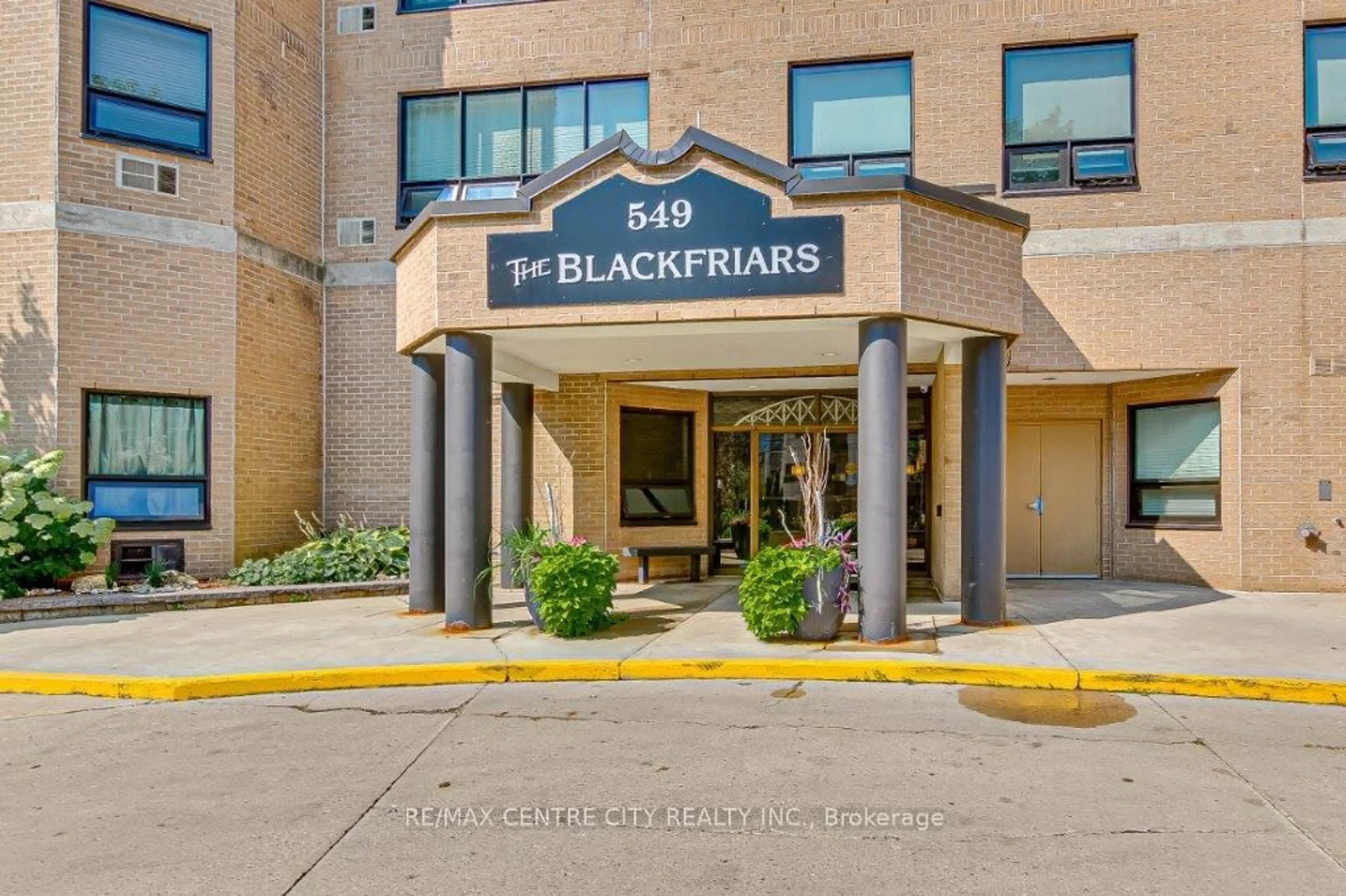 Unknown for 549 RIDOUT St #203, London East Ontario N6A 5N5