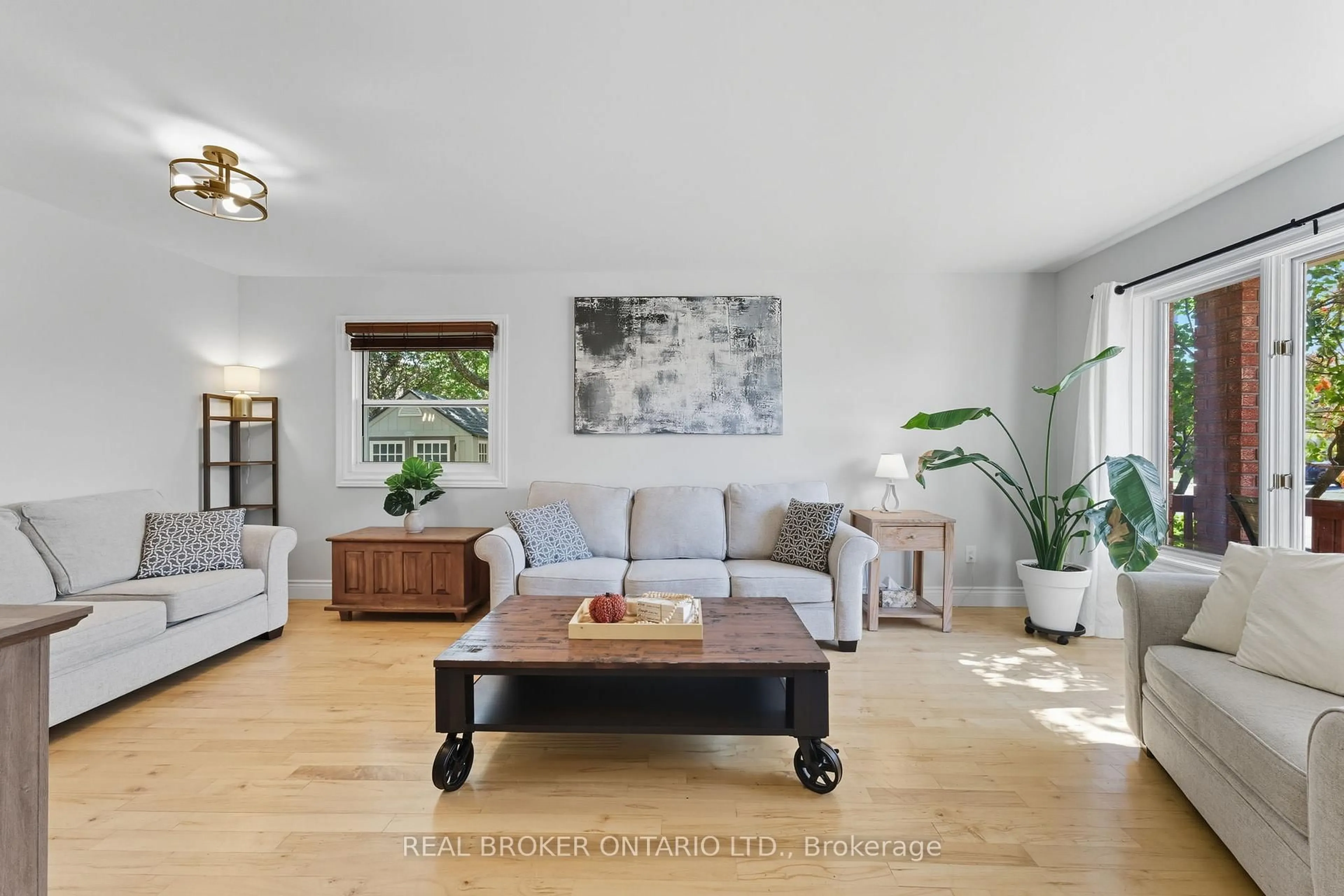 Living room with furniture, unknown for 91 Mississippi Rd, Carleton Place Ontario K7C 4E5