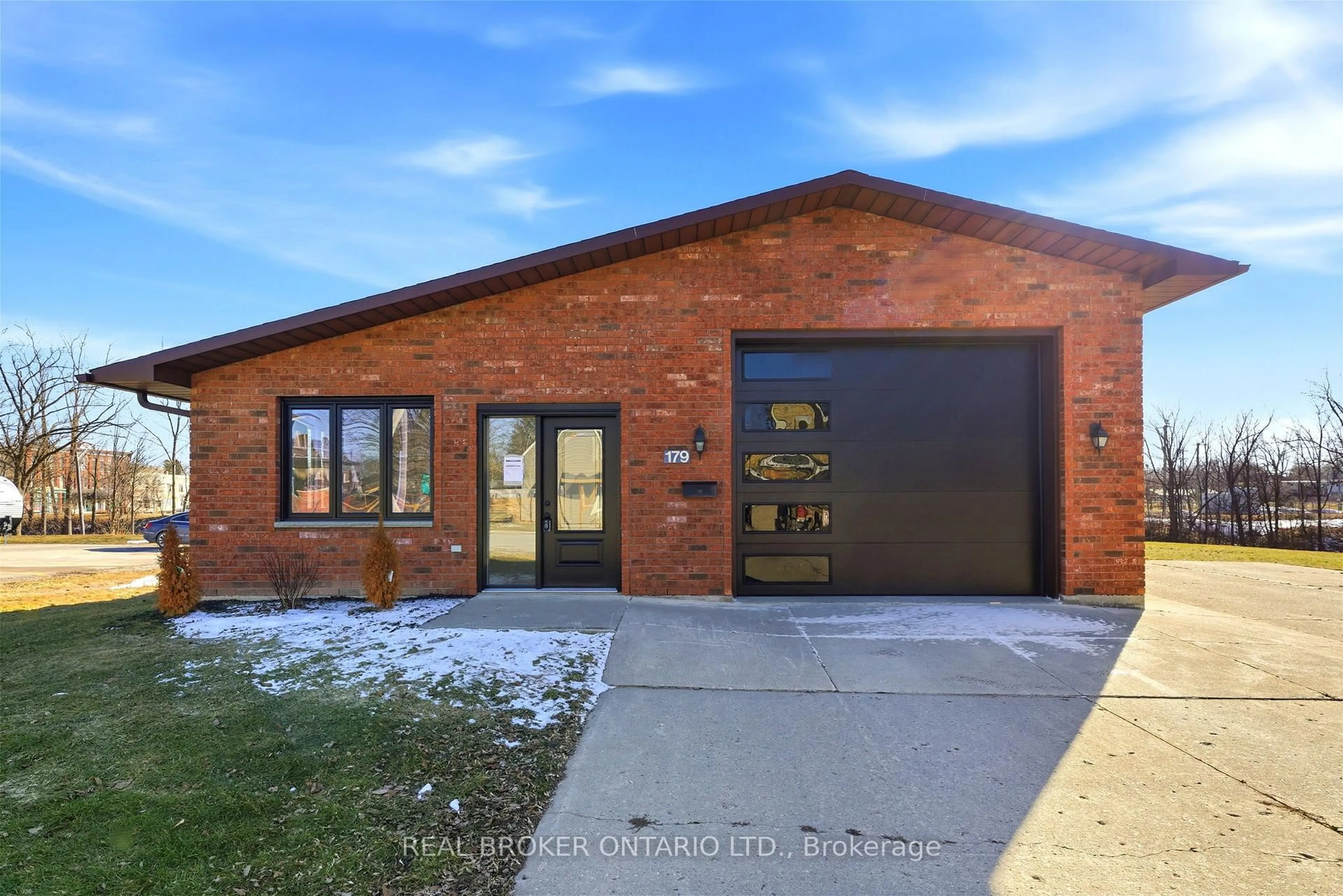 Home with brick exterior material, unknown for 179 Mill St, North Middlesex Ontario N0M 2K0