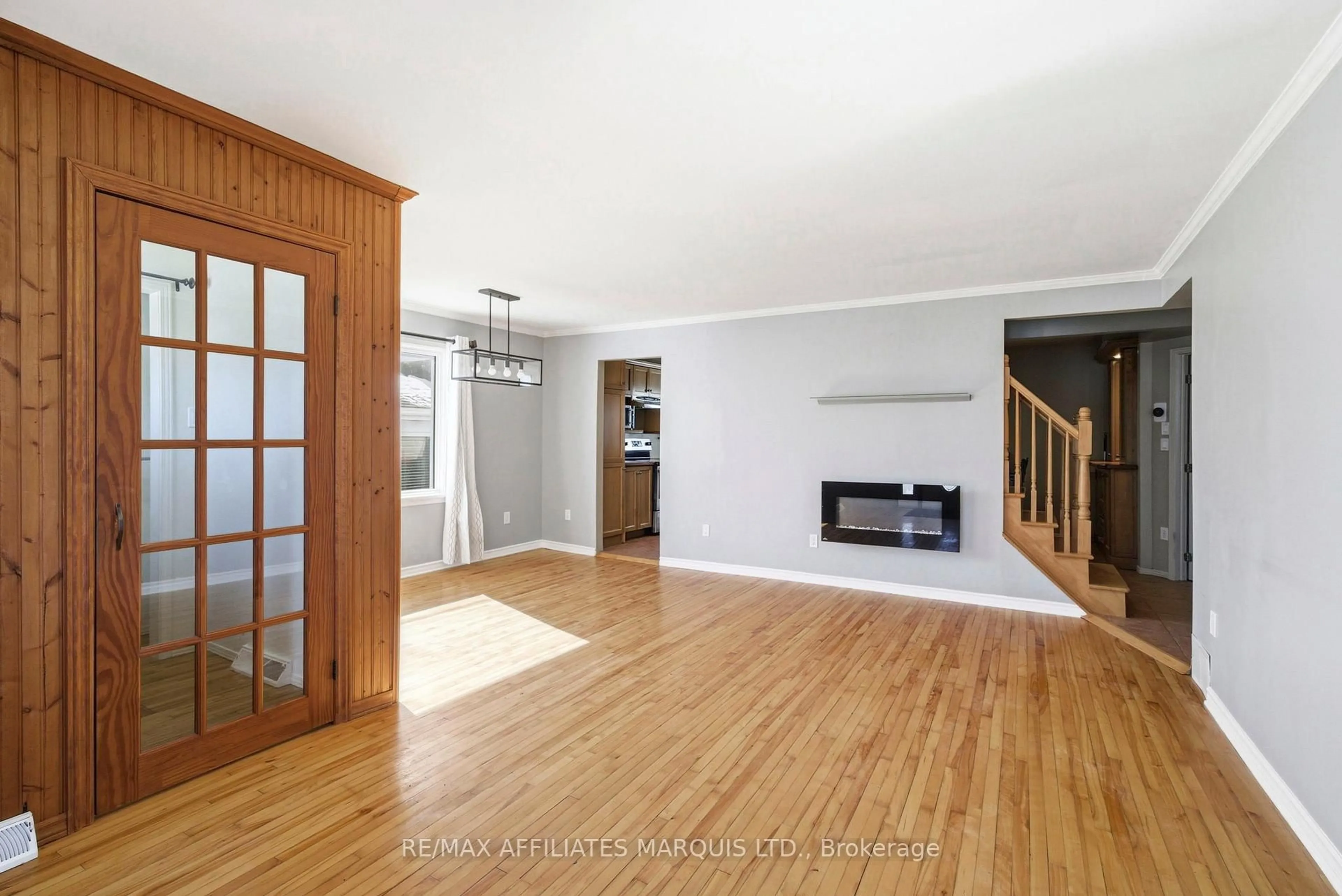 Unknown for 25 Dunbar Ave, Cornwall Ontario K6H 5M6