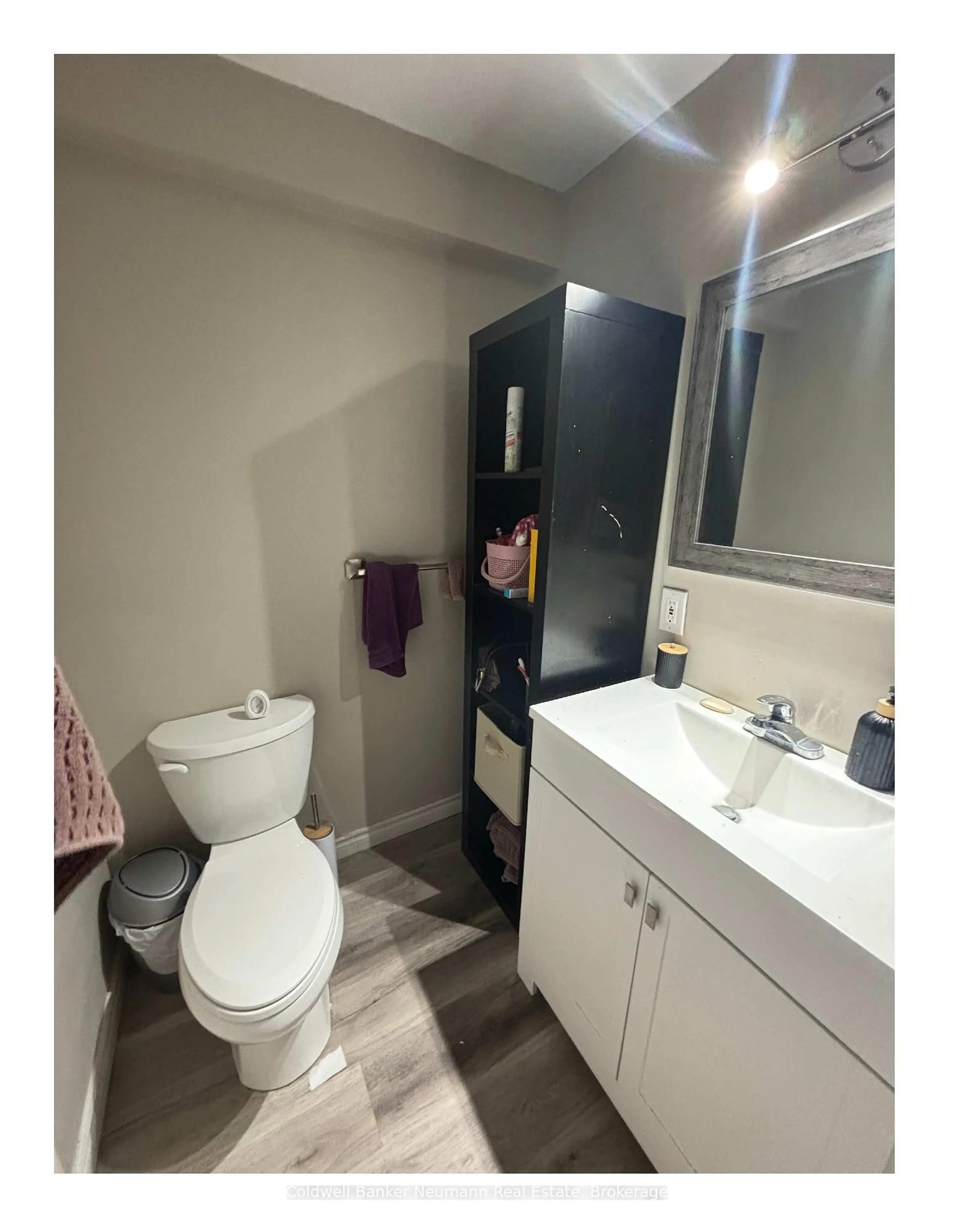 Standard bathroom, unknown for 129 RICKSON Ave, Guelph Ontario N1G 4V6