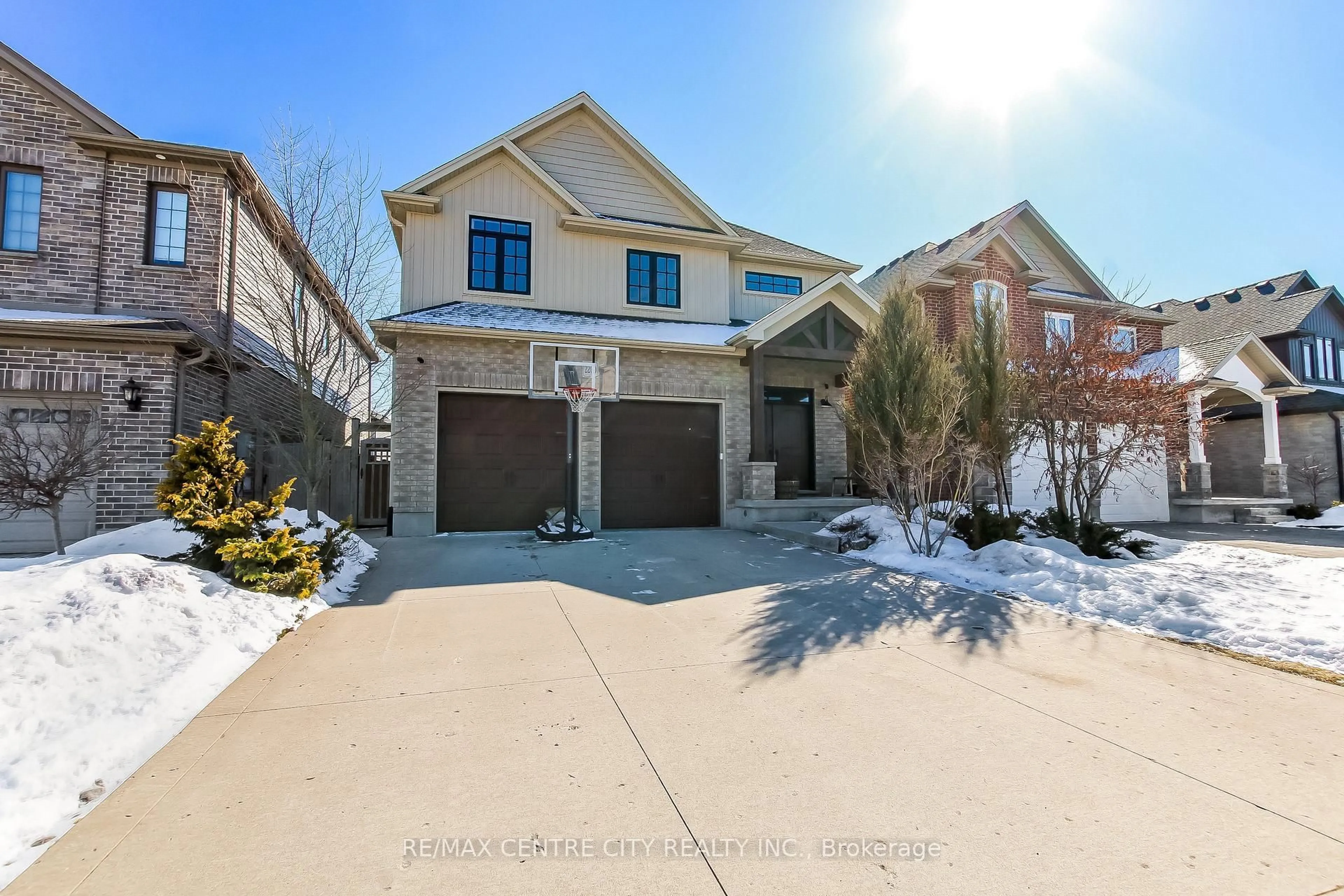 Unknown for 2200 Springridge Dr, London North Ontario N5X 0M3