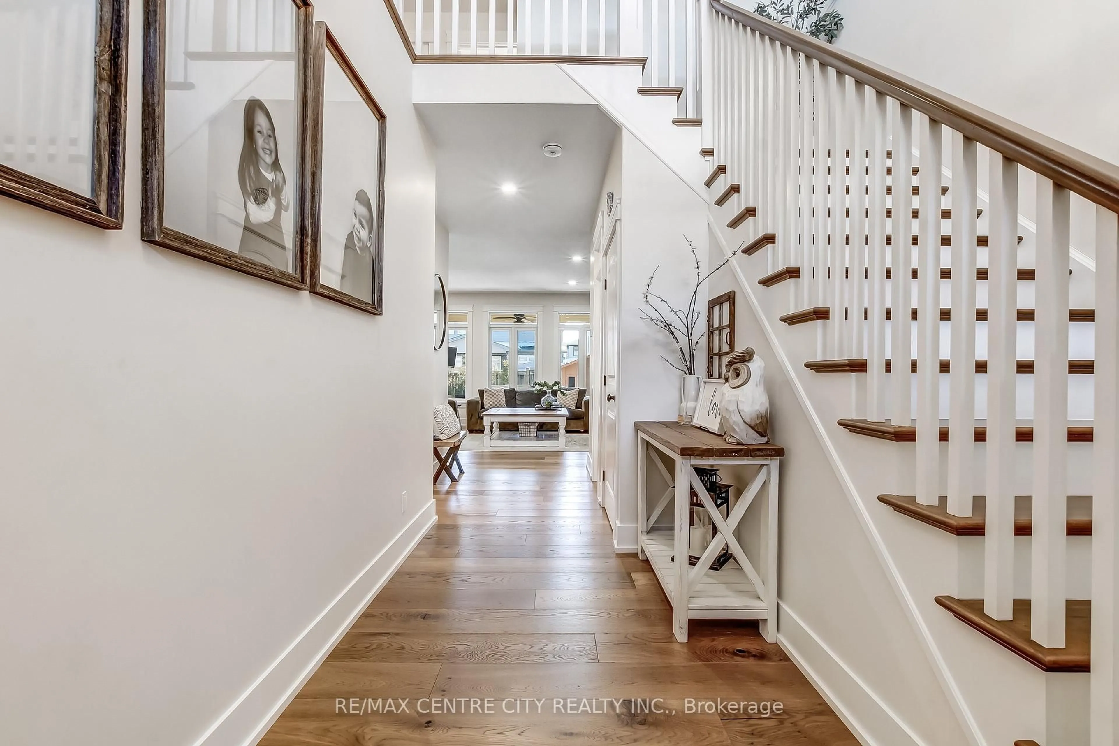 Indoor entryway for 2200 Springridge Dr, London North Ontario N5X 0M3