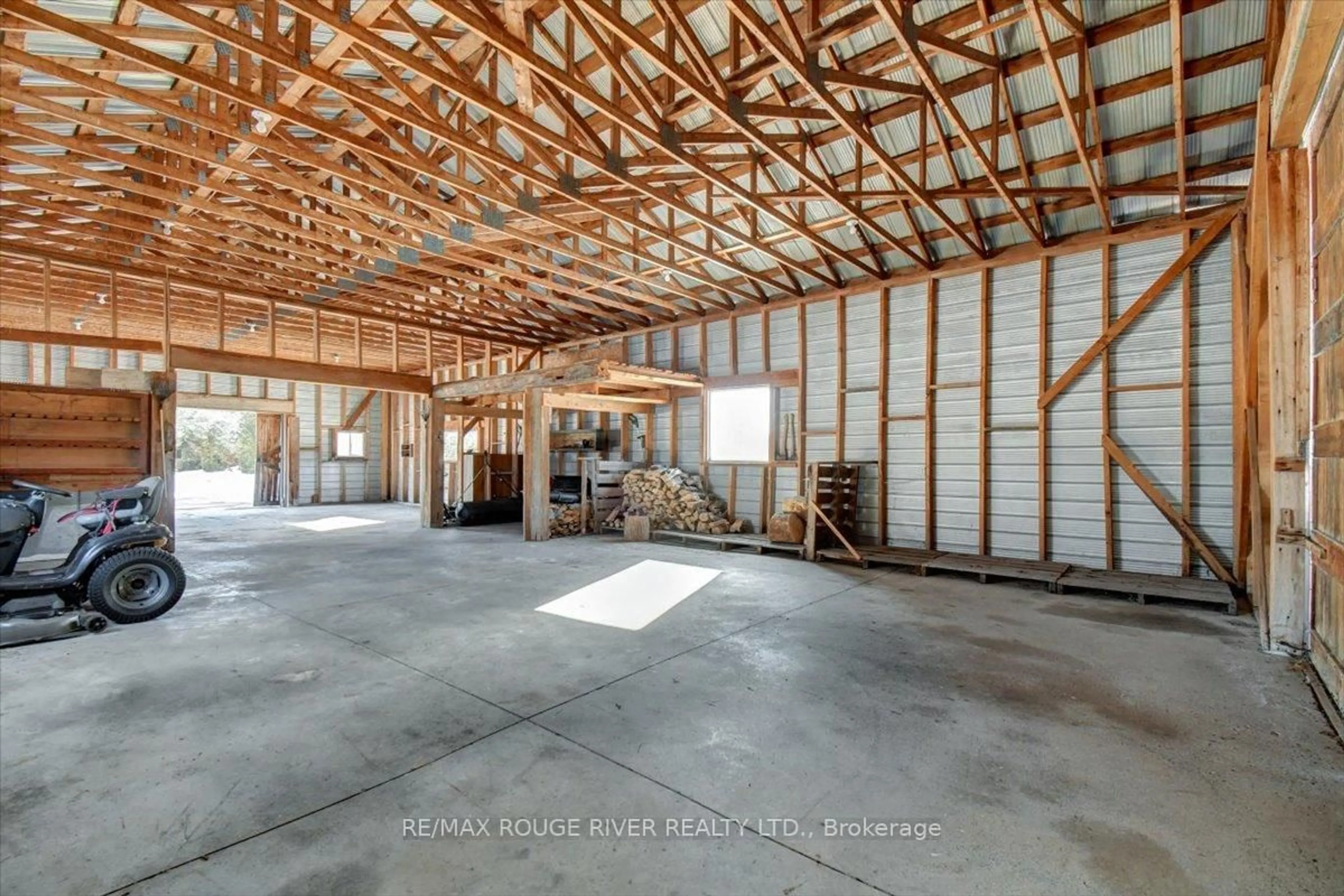 Indoor garage for 566 Sandy Flats Rd, Trent Hills Ontario K0K 2X0