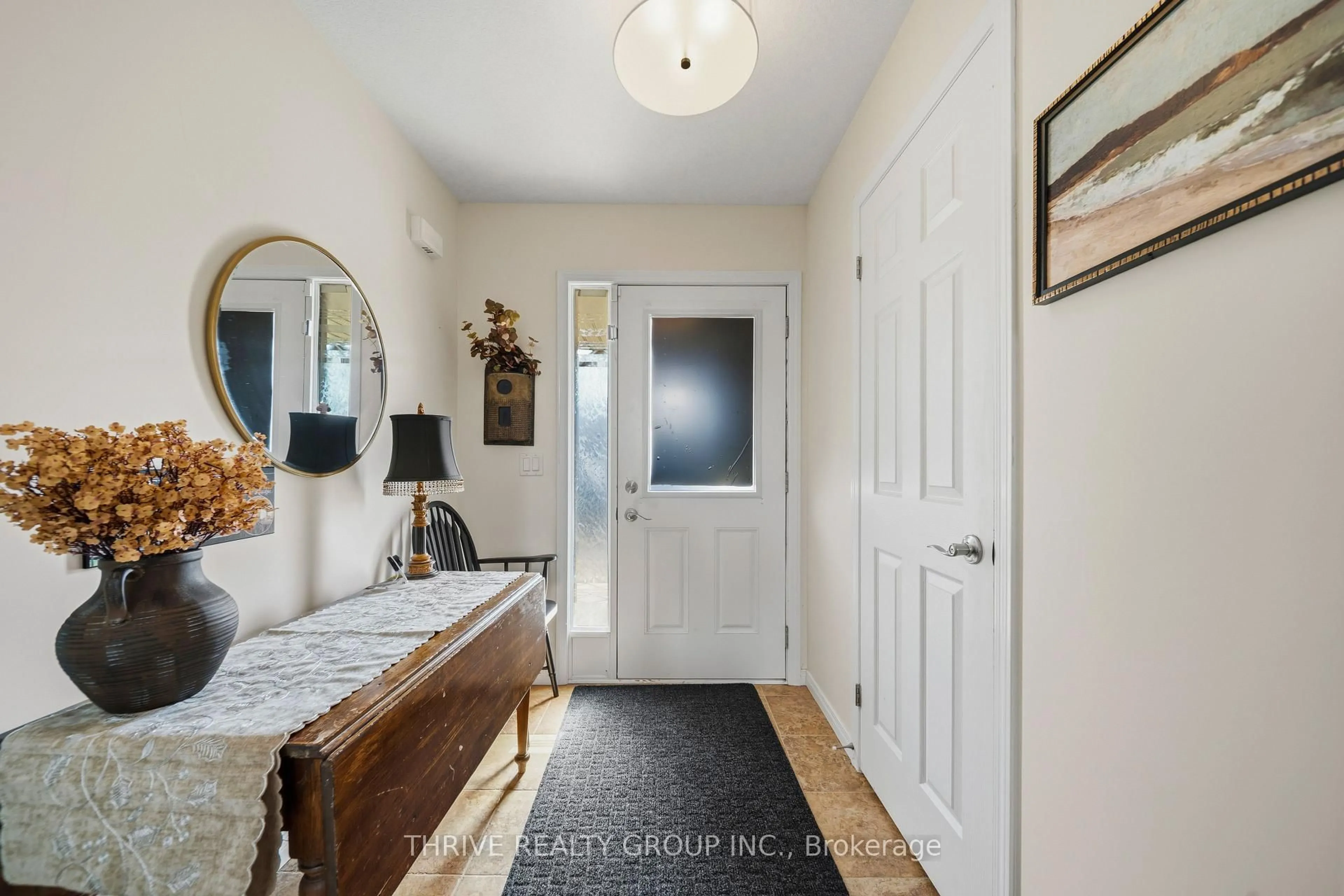 Indoor entryway for 582 HYDE PARK Rd #2, London North Ontario N6H 3S1