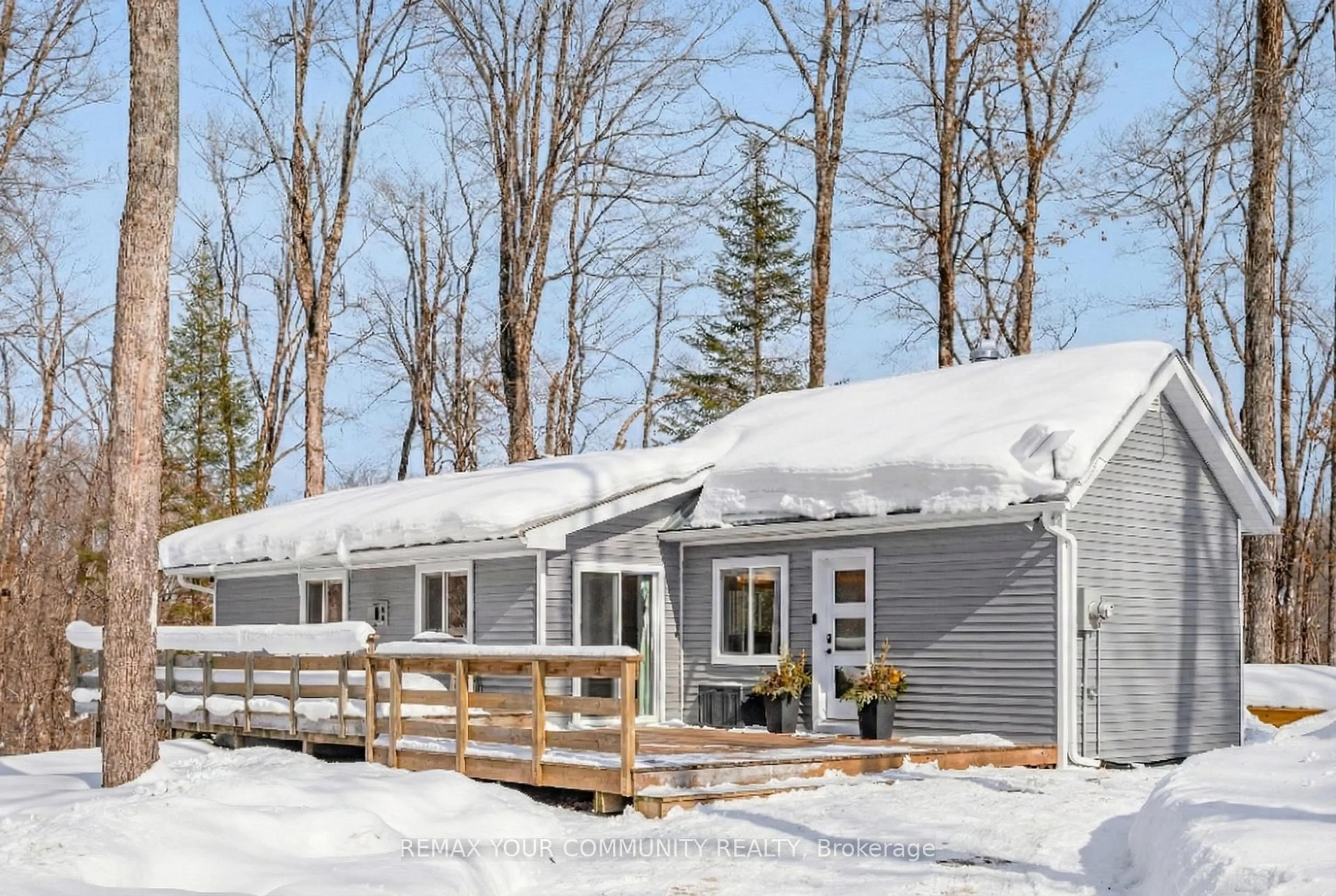 Patio, unknown for 1534 Salerno Lake Rd, Highlands East Ontario K0M 1X0