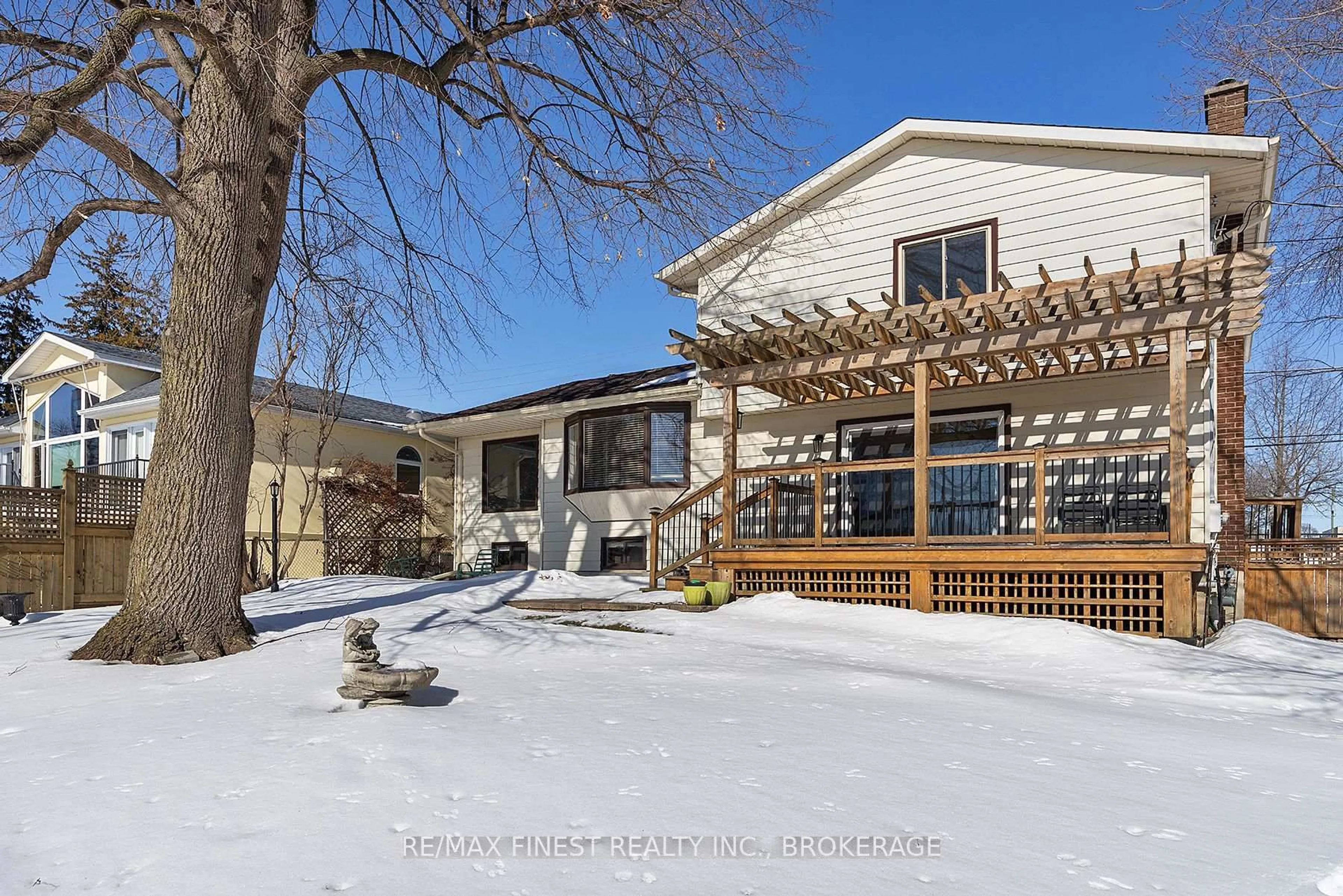 Patio, water/lake/river/ocean view for 80 Market St, Gananoque Ontario K7G 2M3