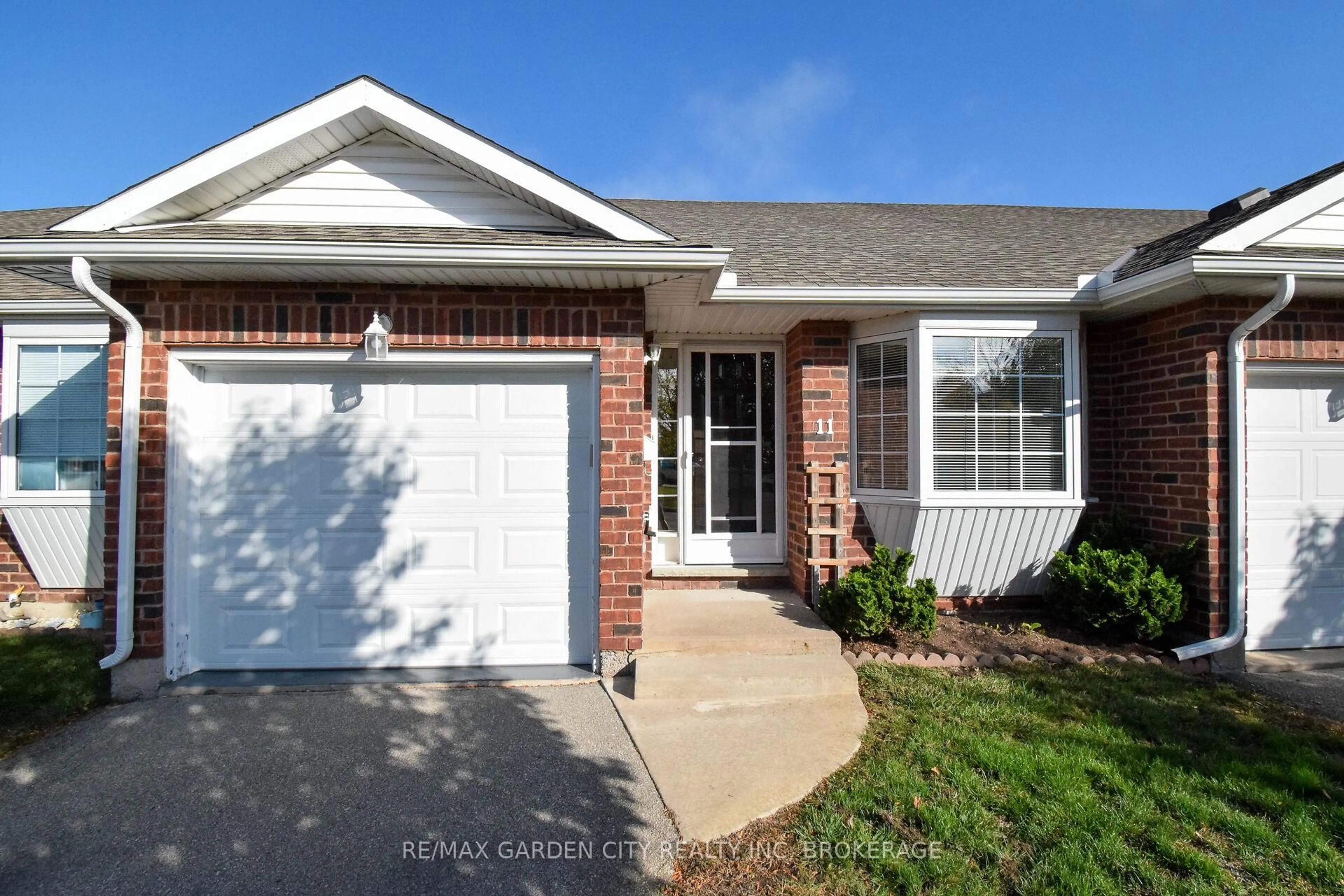 Home with brick exterior material, street for 162 FIRST St #11, Welland Ontario L3B 4S2