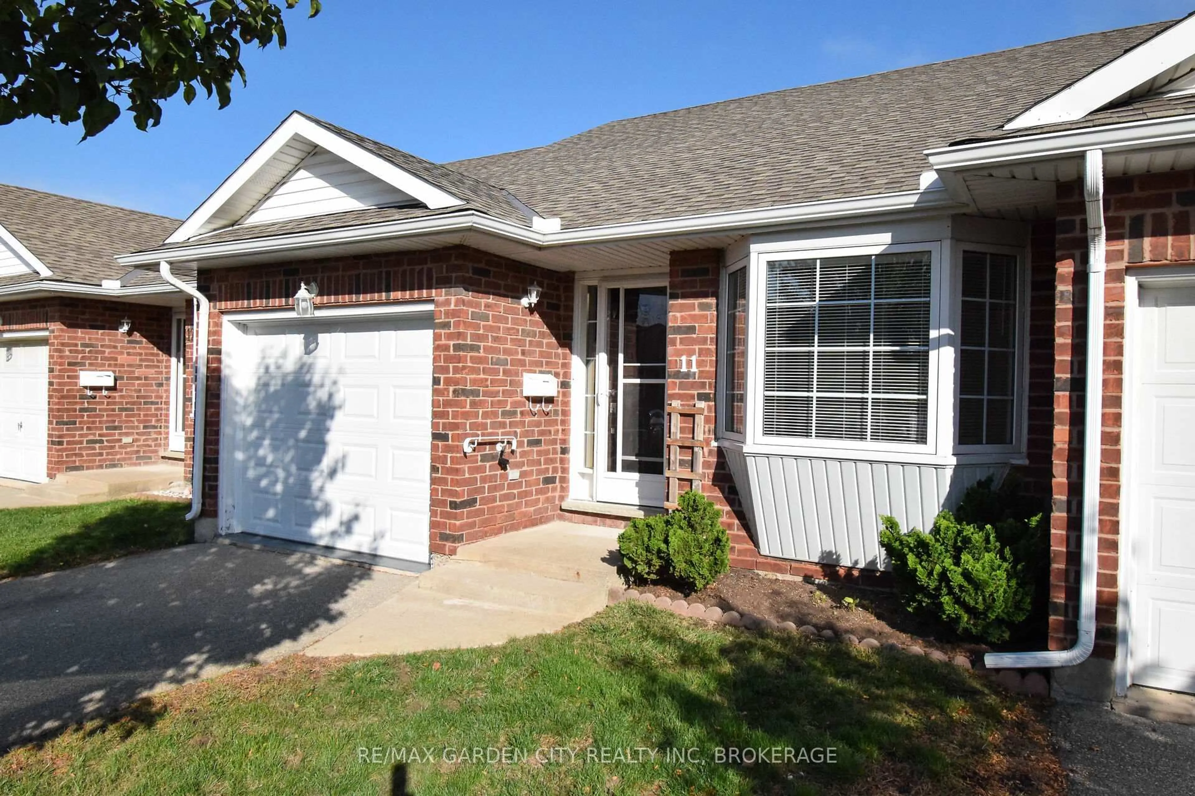 Home with brick exterior material, street for 162 FIRST St #11, Welland Ontario L3B 4S2