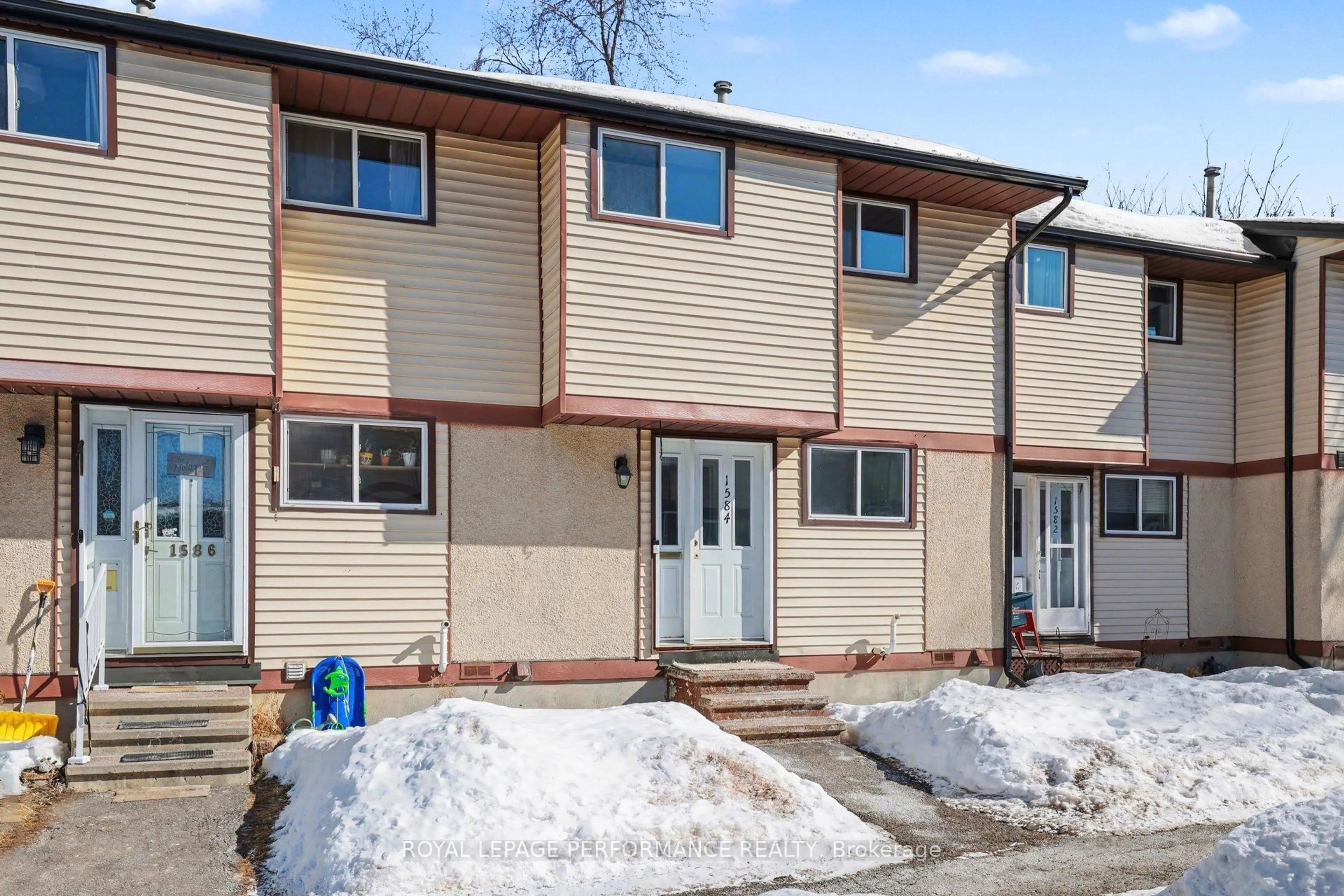 Unknown for 1584 Feather Lane, Ottawa Ontario K1T 1V4