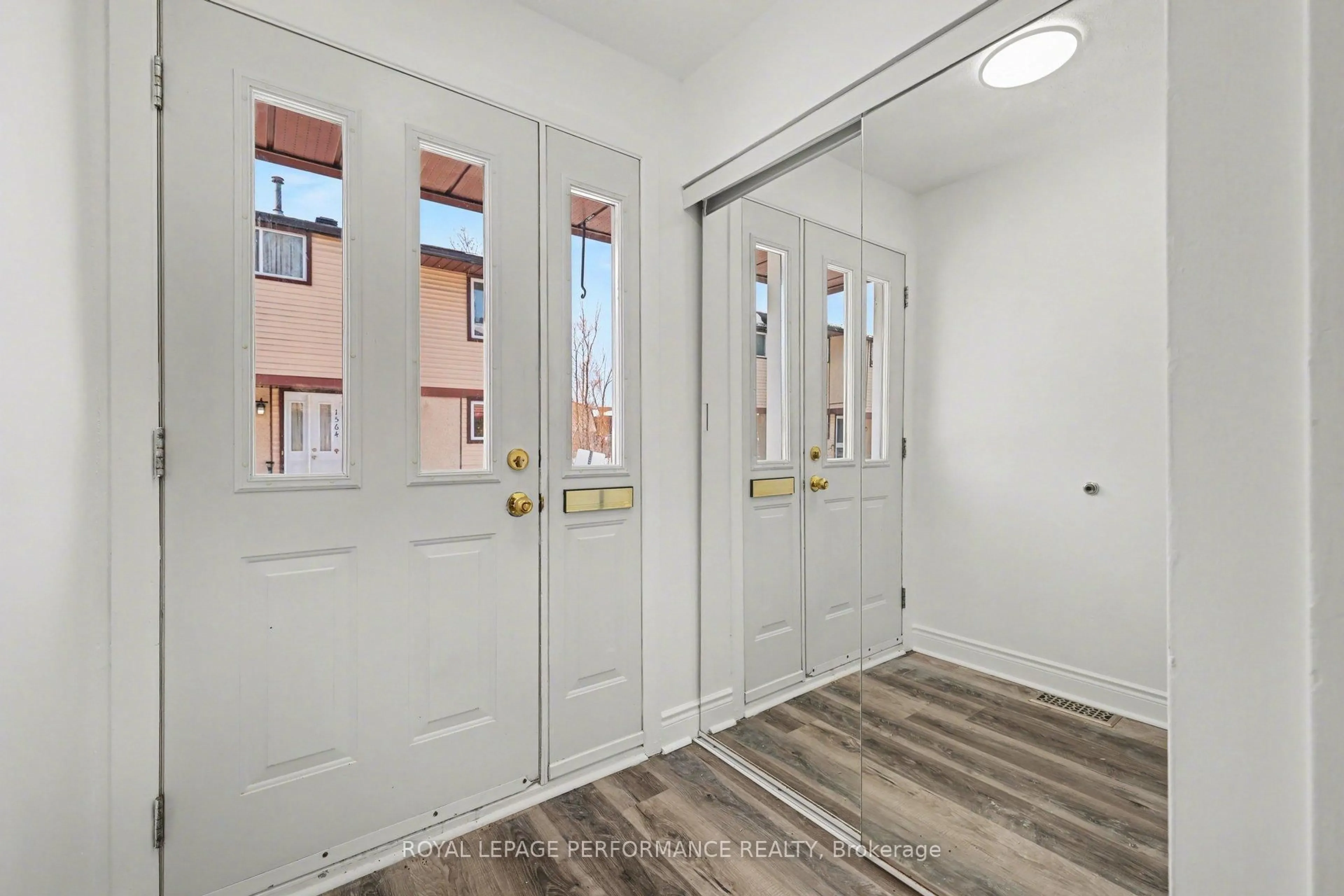 Indoor entryway for 1584 Feather Lane, Ottawa Ontario K1T 1V4