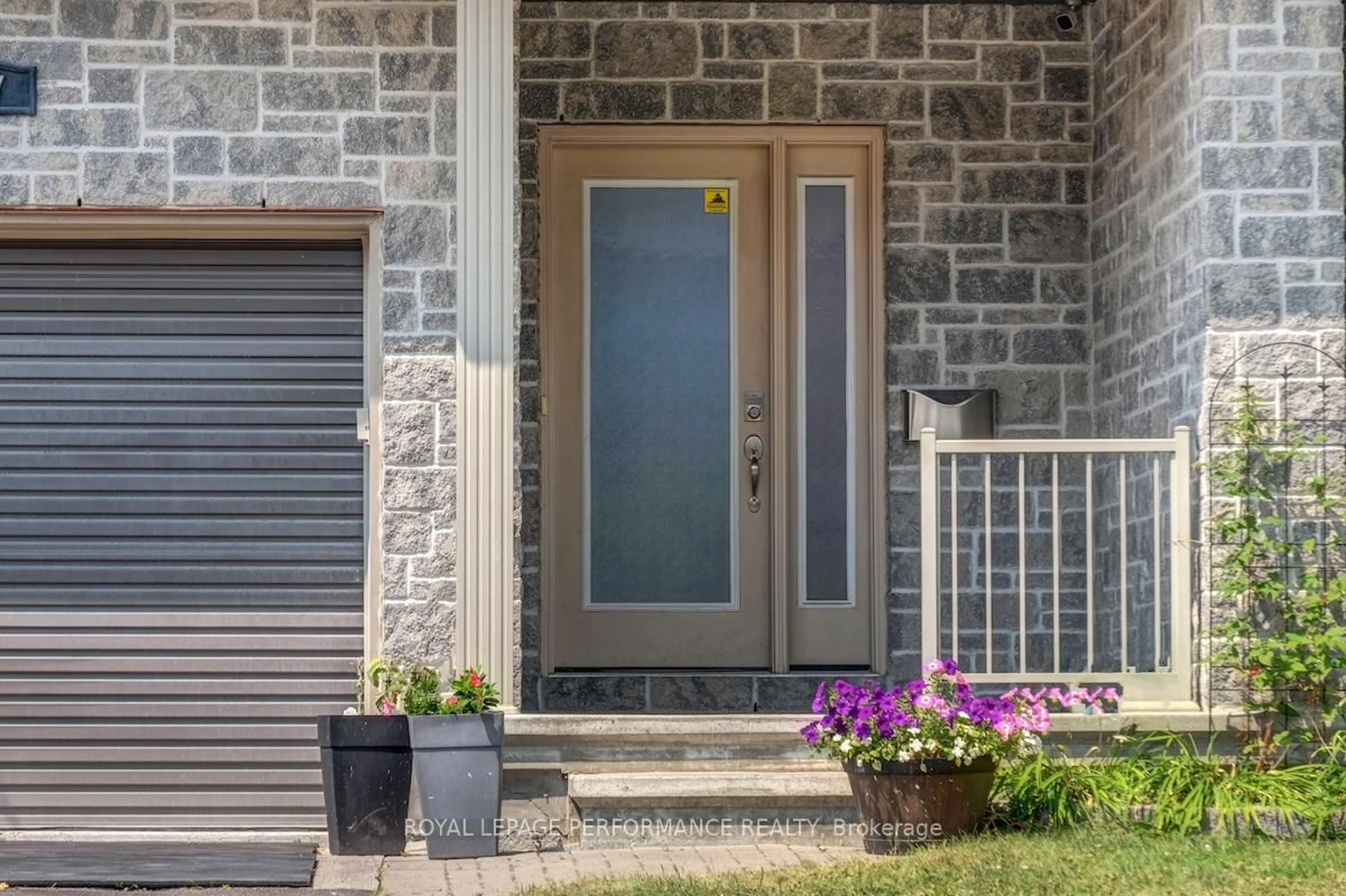 Unknown for 257 Currell Ave, Ottawa Ontario K1Z 7J5