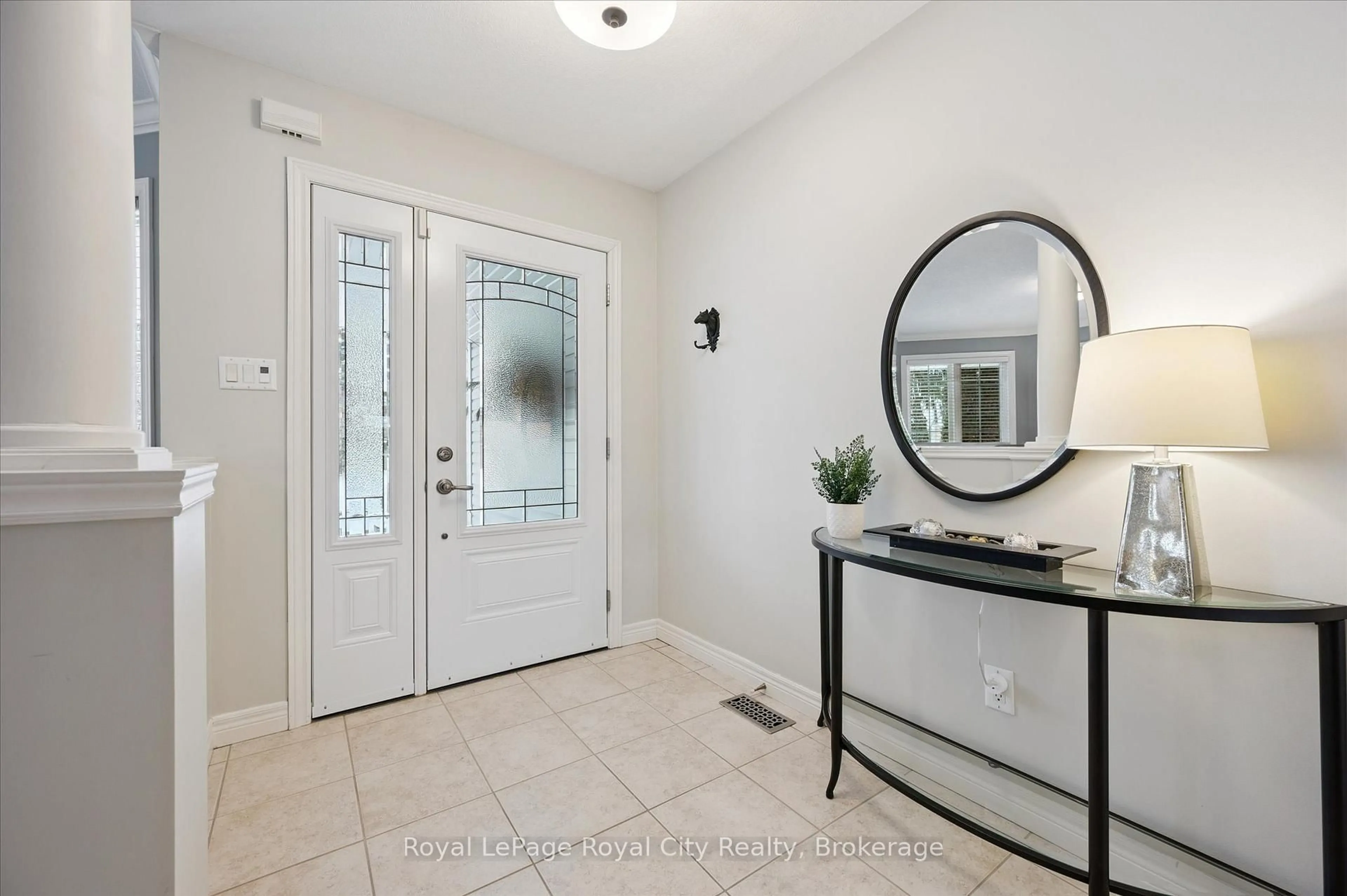 Indoor entryway for 60 Hazelwood Dr, Guelph Ontario N1C 1A9
