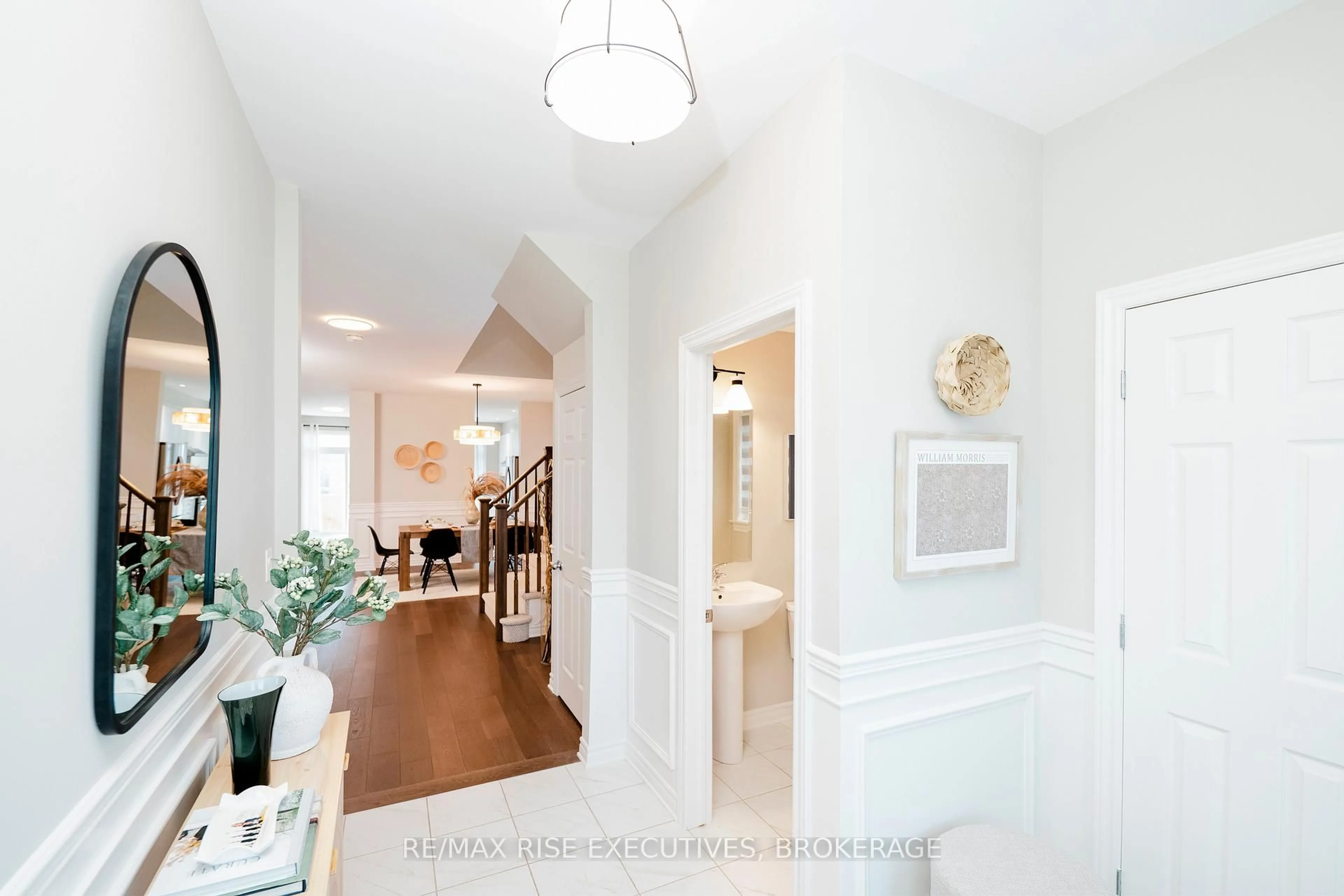 Indoor entryway for 1263 Wheathill St, Kingston Ontario K7M 0H4