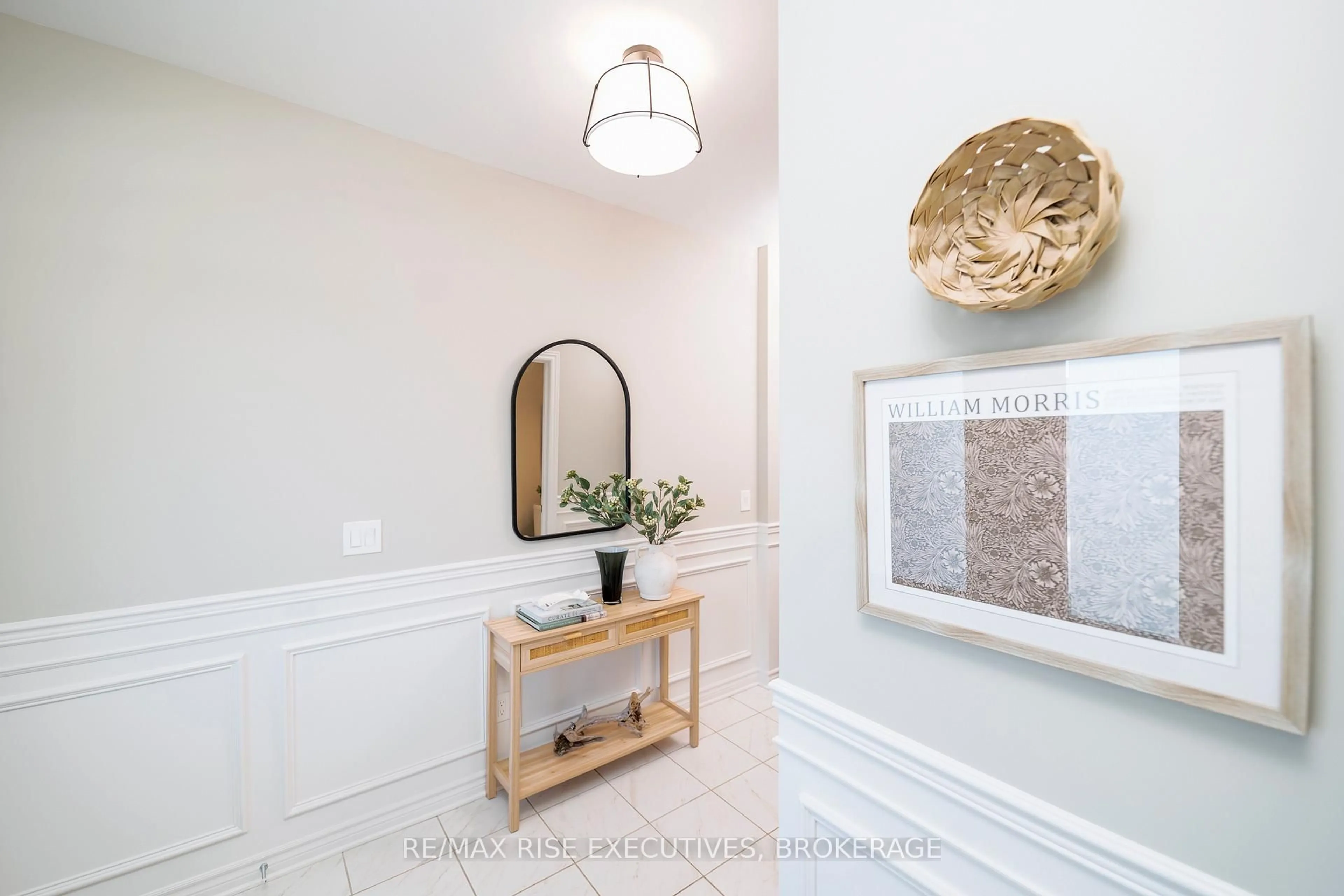 Indoor entryway for 1263 Wheathill St, Kingston Ontario K7M 0H4