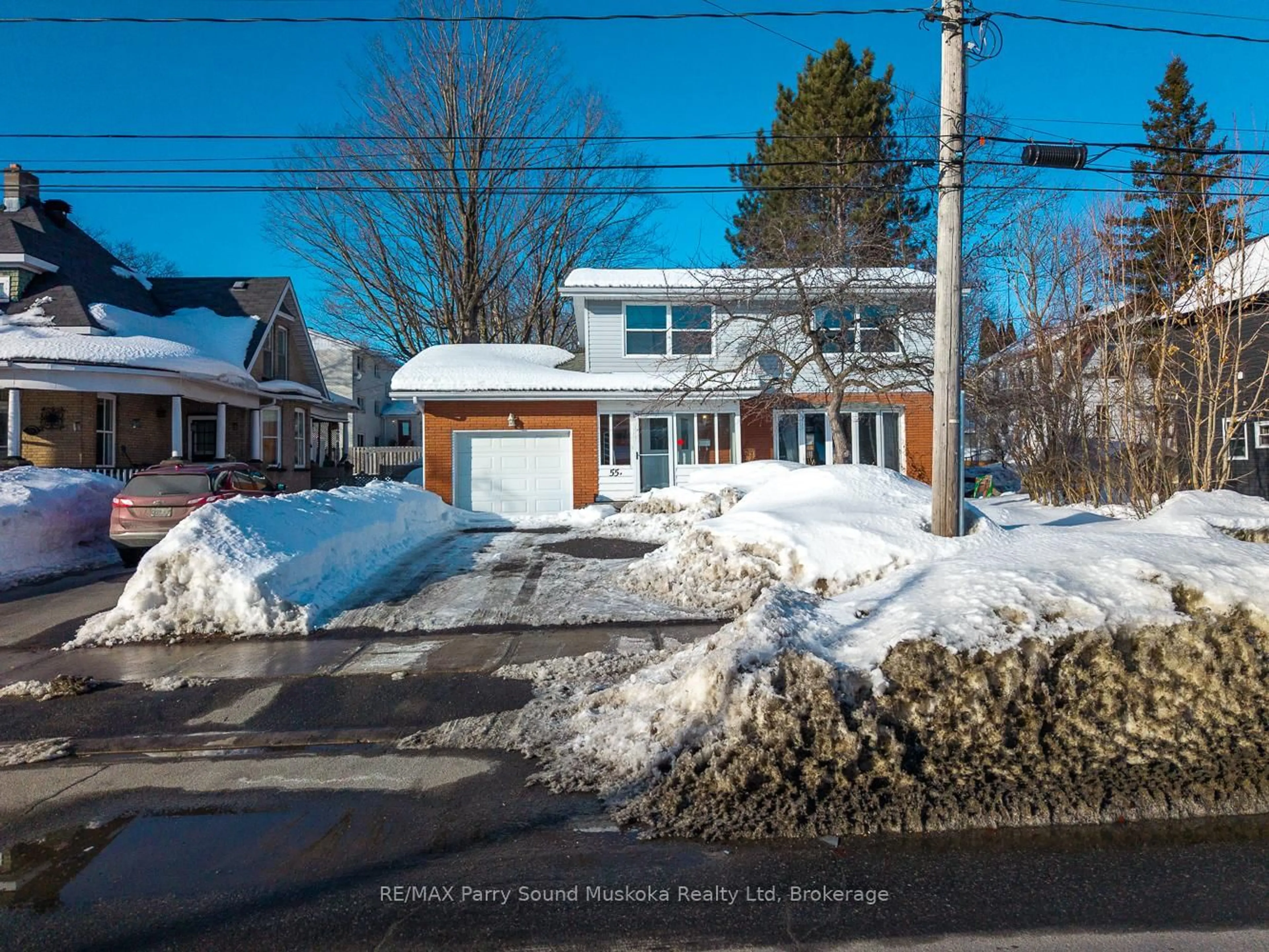 A pic from outside/outdoor area/front of a property/back of a property/a pic from drone, street for 55 A Cascade St, Parry Sound Ontario P2A 1K3