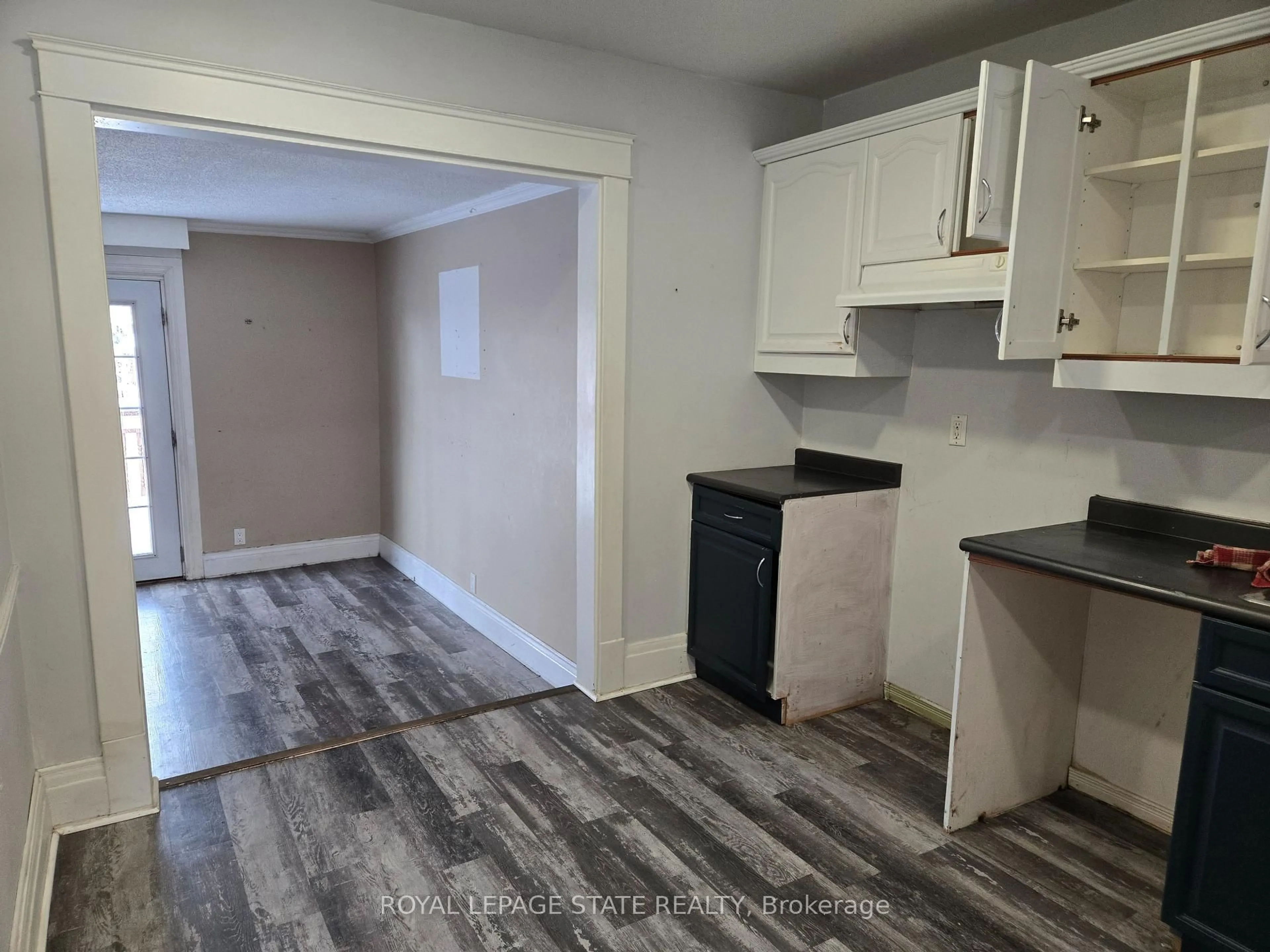 Unknown for 45 Chaplin Ave, St. Catharines Ontario L2R 2E7