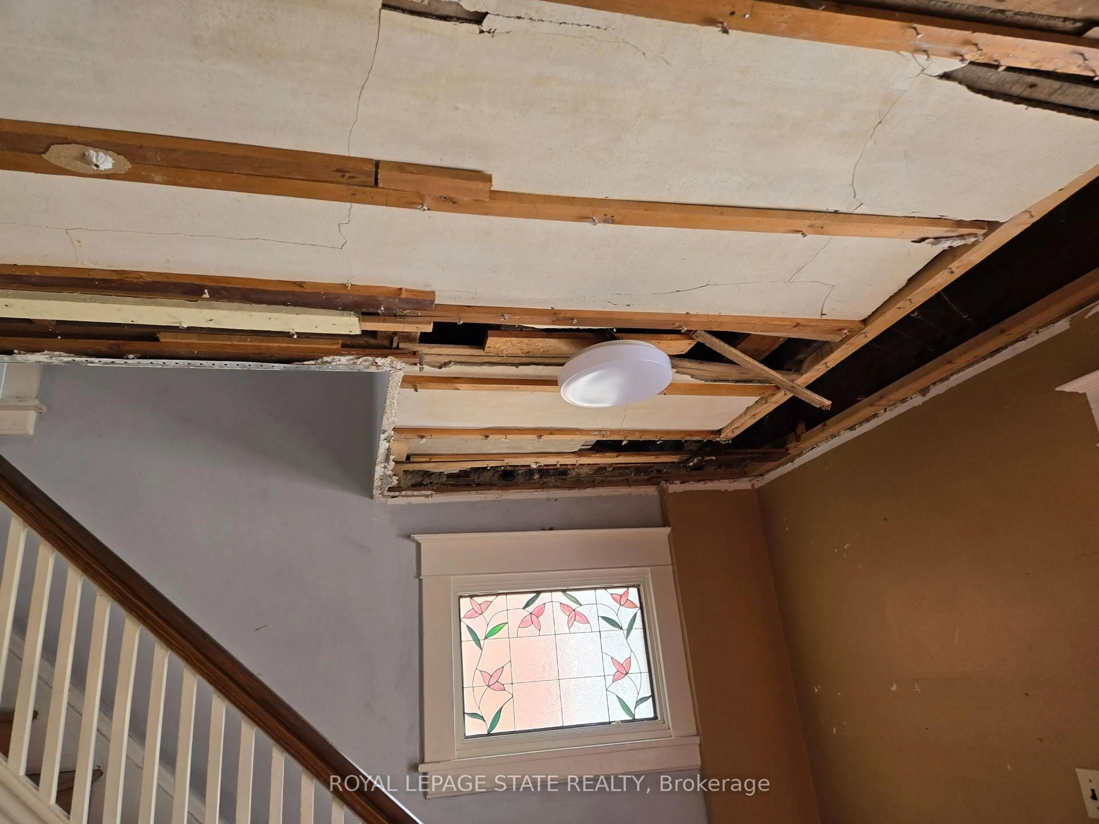 A pic of a room for 45 Chaplin Ave, St. Catharines Ontario L2R 2E7